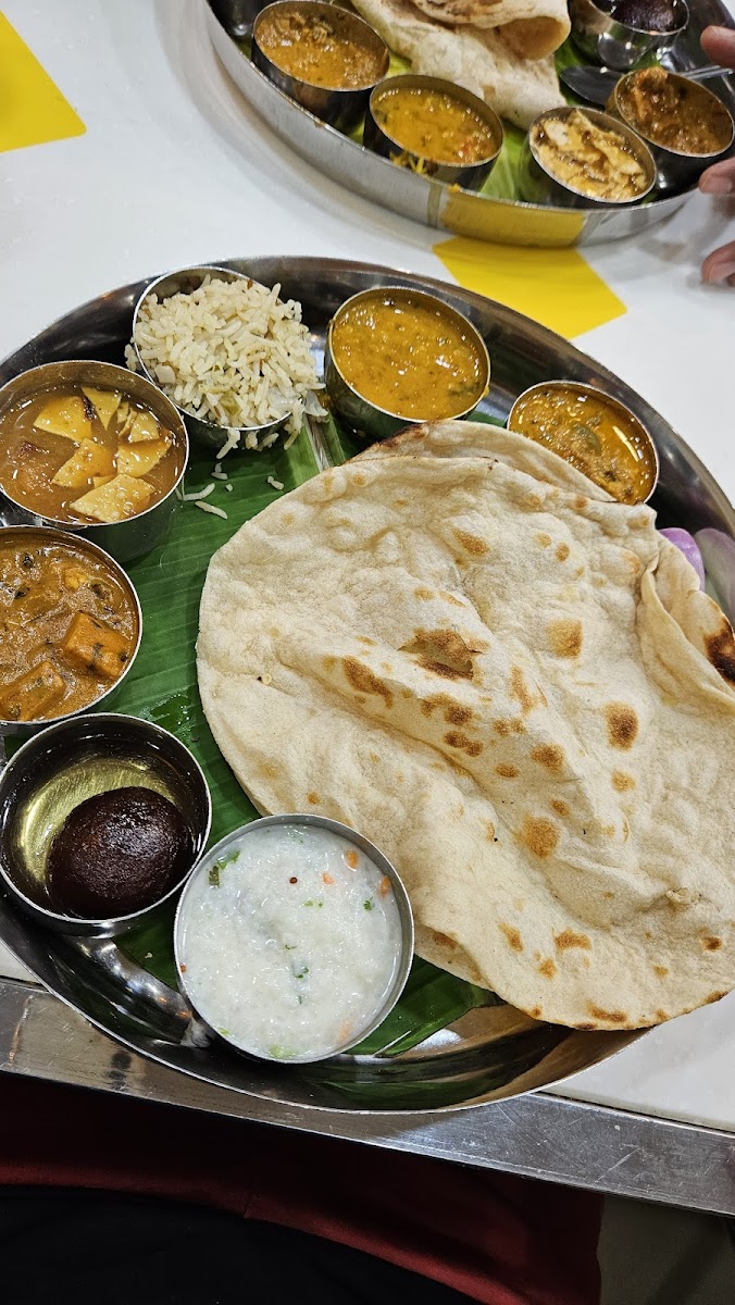 New Swathi Grand Party Hall — Banquet Hall in Mathikere, Bangalore (on-site parking, in-house decoration, outside catering allowed, bar service available) — photo 2