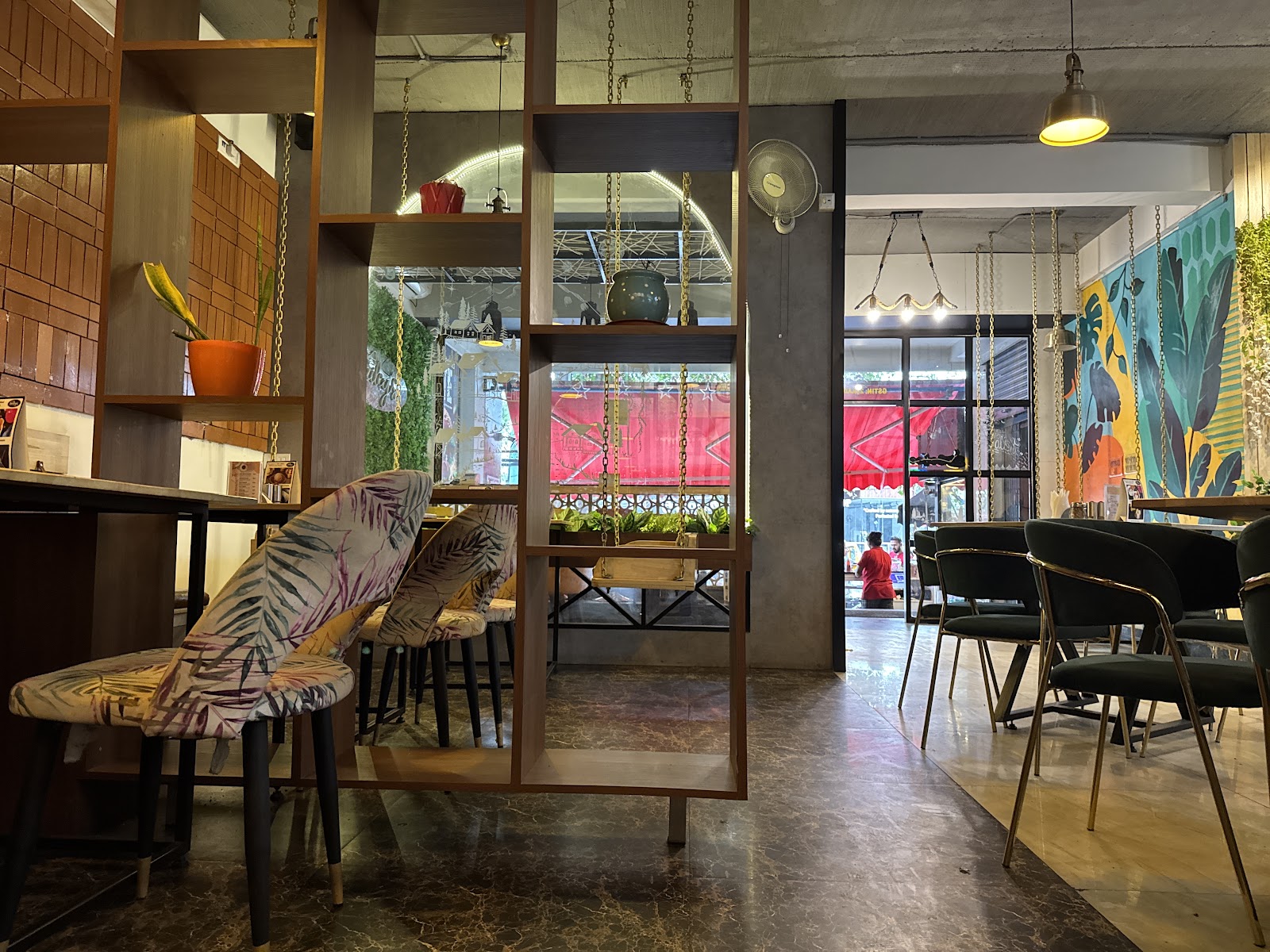 Baileys Cafe and Restaurant — Restaurant in Banaswadi, Bangalore (on-site parking, in-house decoration, DJ permitted, bar service available) — photo 4