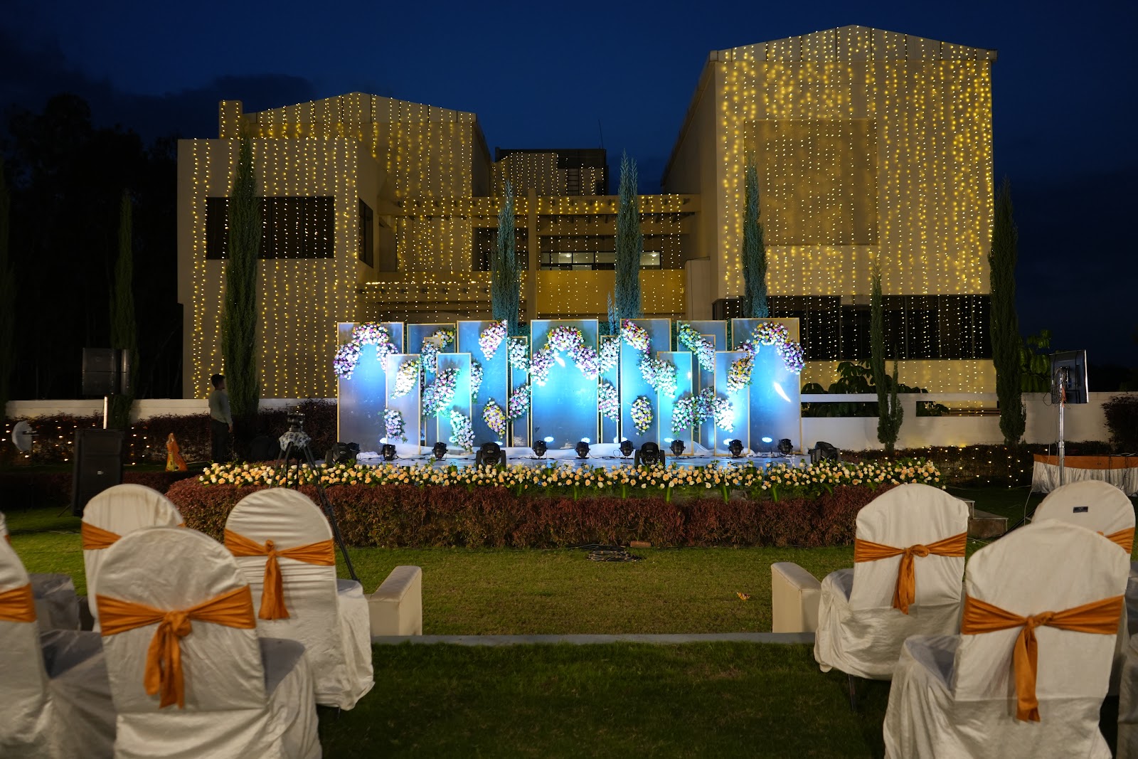 JR Resorts — Banquet Hall in Chandapura, Bangalore (on-site parking, in-house decoration, bar service available, 150–250 guest capacity) — photo 4