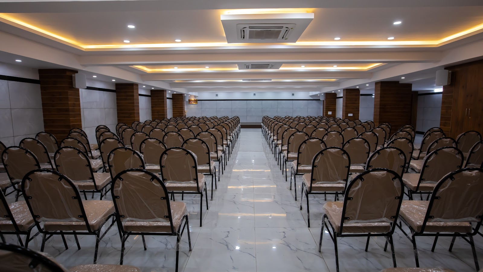 Sri Udupi Food Hub - Vasishka Banquet Hall — Banquet Hall in Bangalore (on-site parking, in-house decoration, outside catering allowed, DJ permitted)