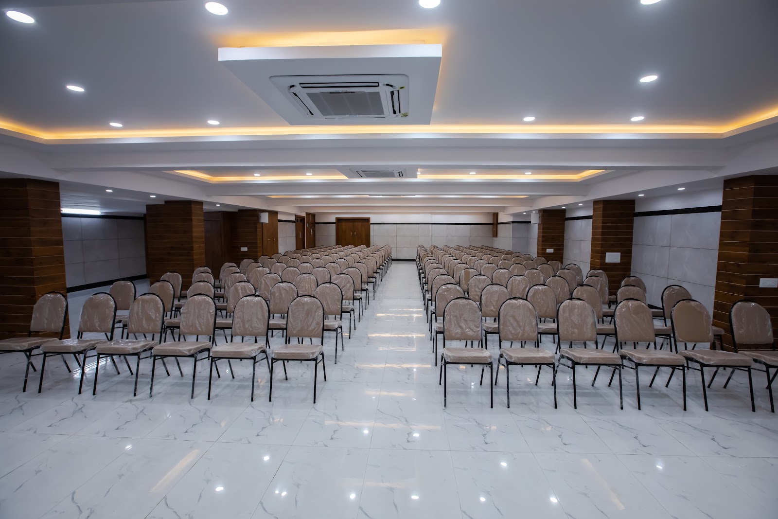 Sri Udupi Food Hub - Vasishka Banquet Hall — Banquet Hall in Gandhi Nagar, Bangalore (on-site parking, in-house decoration, outside catering allowed, DJ permitted) — photo 2