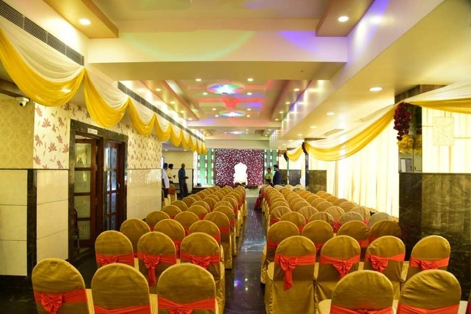 Abhinandana Banquet Hall — Banquet Hall in Bangalore (on-site parking, in-house decoration, bar service available, 150–300 guest capacity)