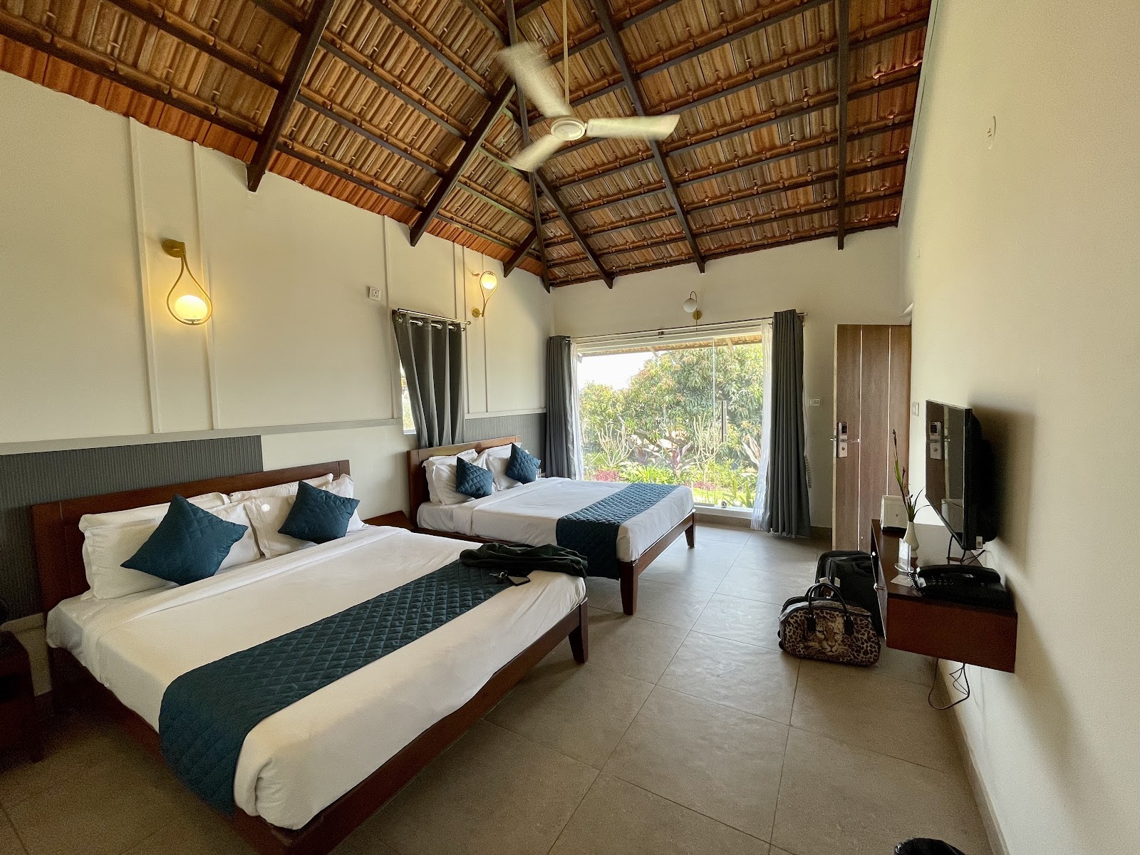 Ravishing Retreat Resort — Resort in South Bangalore, Bangalore (on-site parking, in-house decoration, outside catering allowed, bar service available) — photo 2