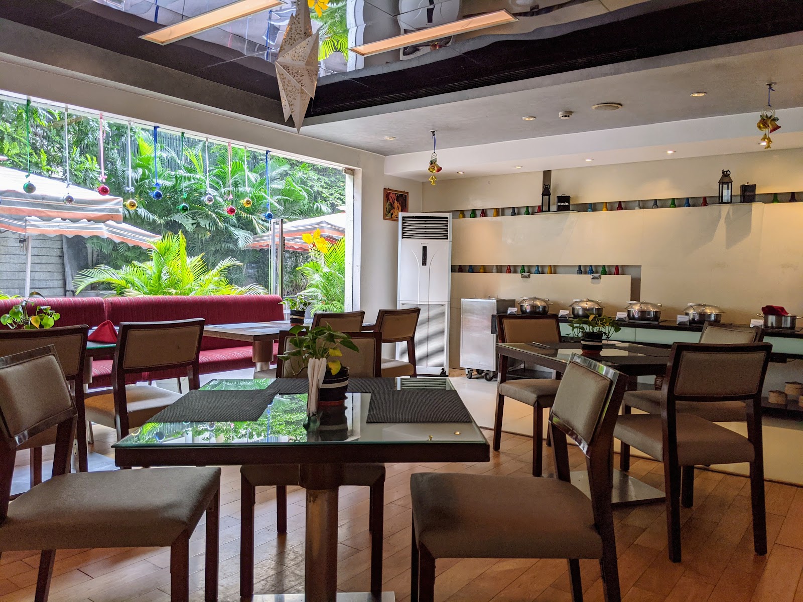 Cafe Treat - The Pride Hotel — Restaurant in Bangalore (on-site parking, in-house decoration, DJ permitted, bar service available)