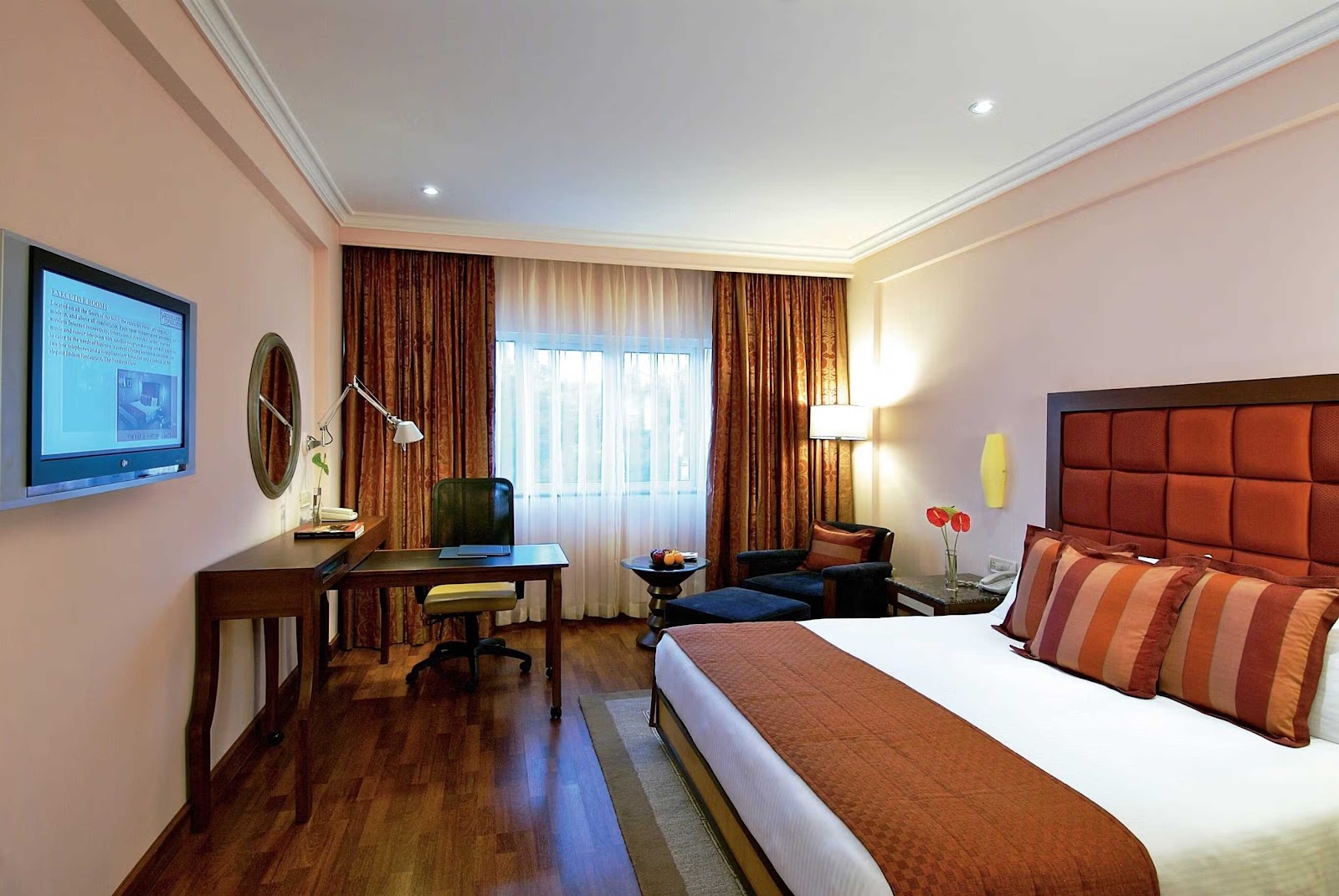 Vivanta Bengaluru — Banquet Hall in Residency Road, Bangalore (on-site parking, in-house decoration, outside catering allowed, DJ permitted) — photo 2