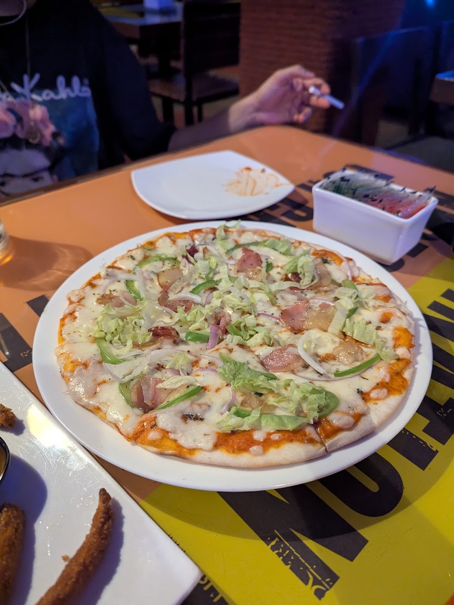 Elongo's Foodie Pub — Banquet Hall in Indiranagar, Bangalore (on-site parking, in-house decoration, DJ permitted, bar service available) — photo 2