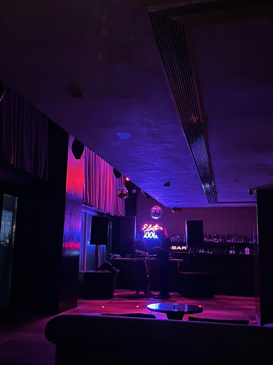 I Bar - The Park — Pub/Bar in MG Road, Bangalore (on-site parking, in-house decoration, DJ permitted, bar service available) — photo 4