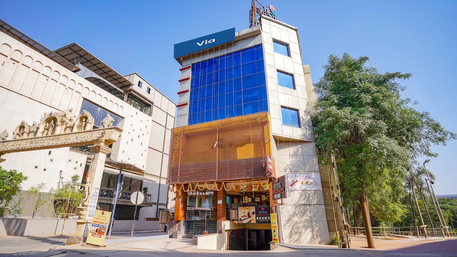 Hotel Shreyas Inn — Banquet Hall in Bangalore (on-site parking, in-house decoration, outside catering allowed, bar service available)