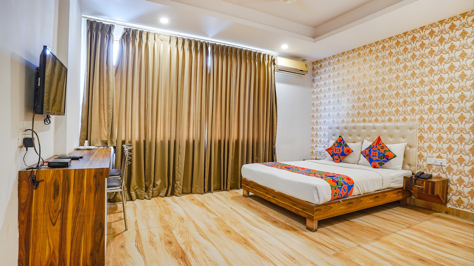 Hotel Shreyas Inn — Banquet Hall in Bellandur, Bangalore (on-site parking, in-house decoration, outside catering allowed, bar service available) — photo 2