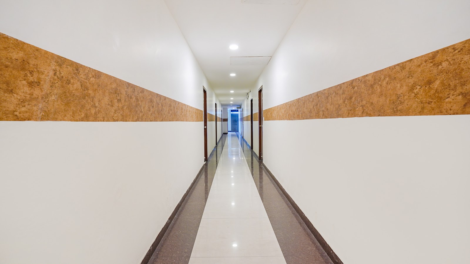 Hotel Shreyas Inn — Banquet Hall in Bellandur, Bangalore (on-site parking, in-house decoration, outside catering allowed, bar service available) — photo 4