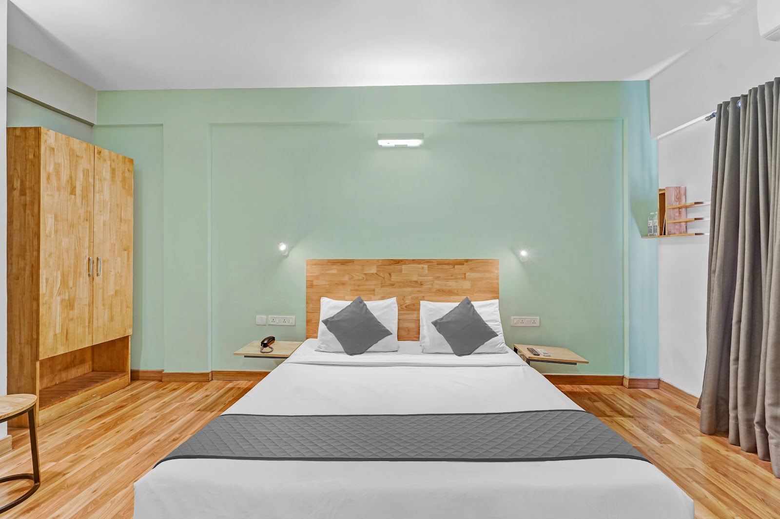 Upar Hotel — Banquet Hall in Indiranagar, Bangalore (on-site parking, in-house decoration, bar service available, 50–75 guest capacity) — photo 2