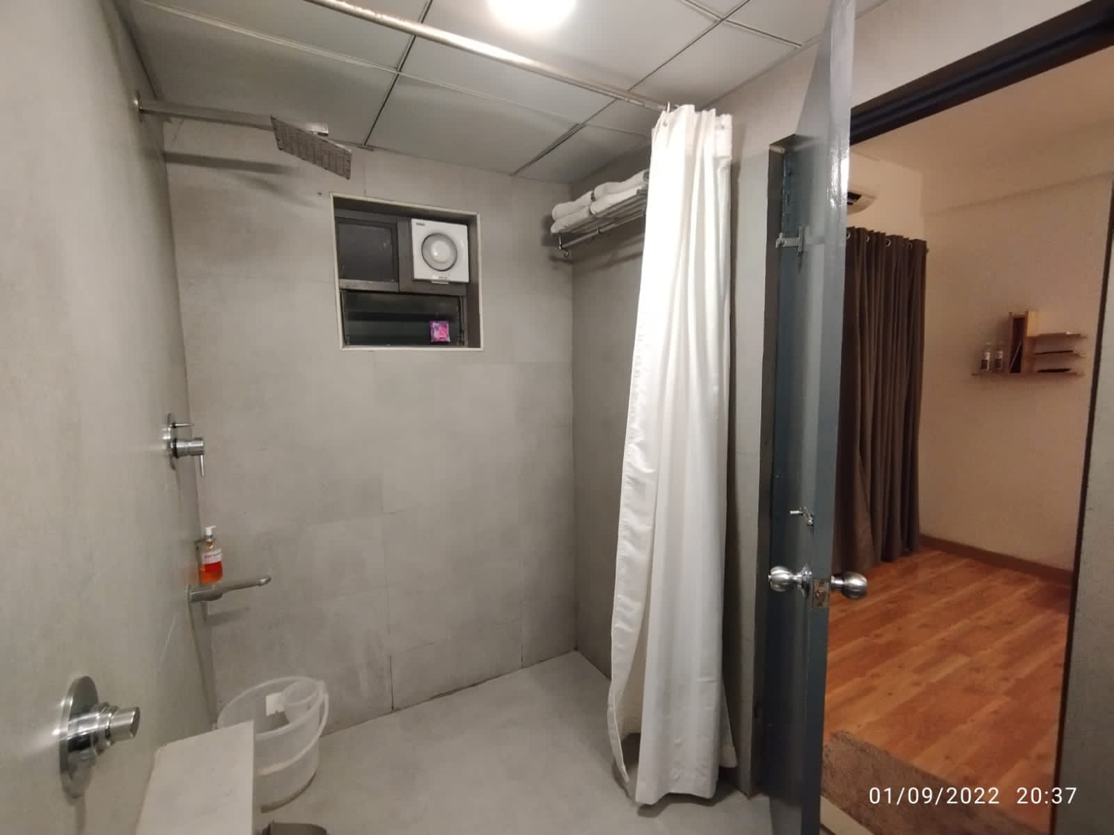 Upar Hotel — Banquet Hall in Indiranagar, Bangalore (on-site parking, in-house decoration, bar service available, 50–75 guest capacity) — photo 3