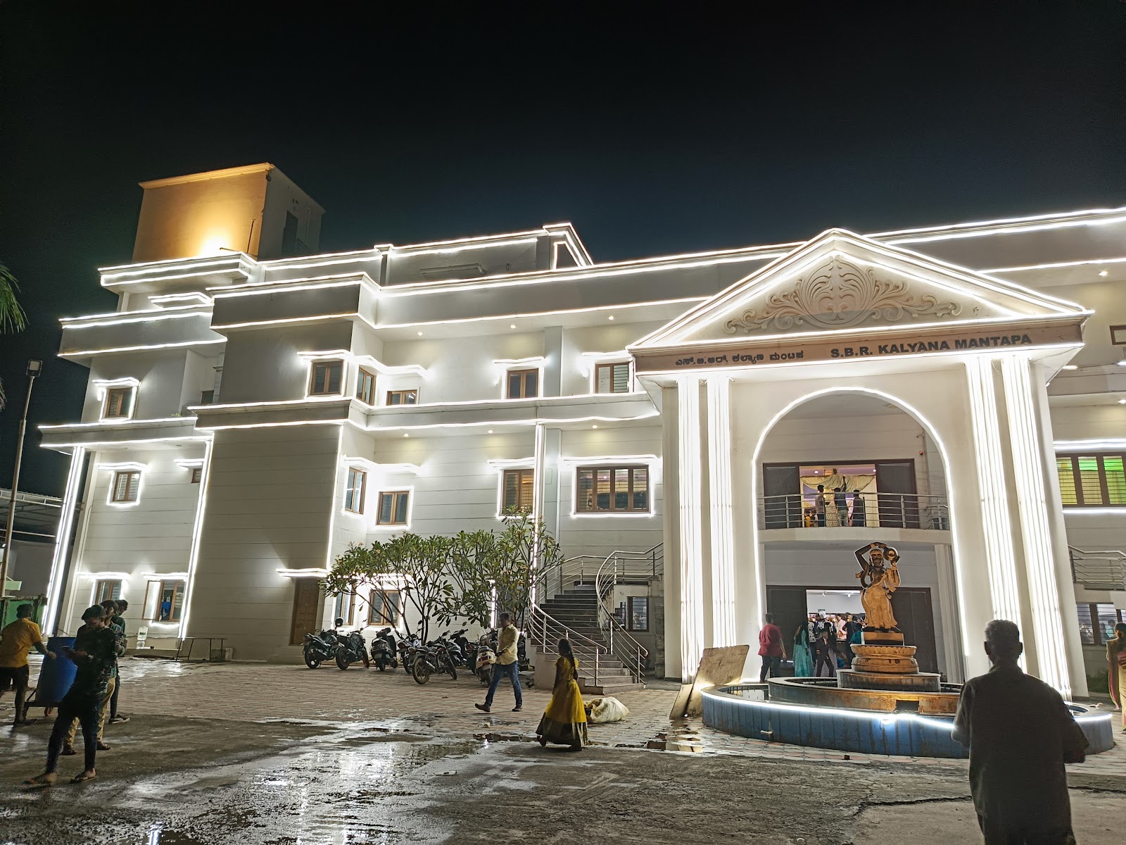 SBR Kalyana Mantapa — Banquet Hall in Attibele, Bangalore (on-site parking, in-house decoration, DJ permitted, bar service available) — photo 2