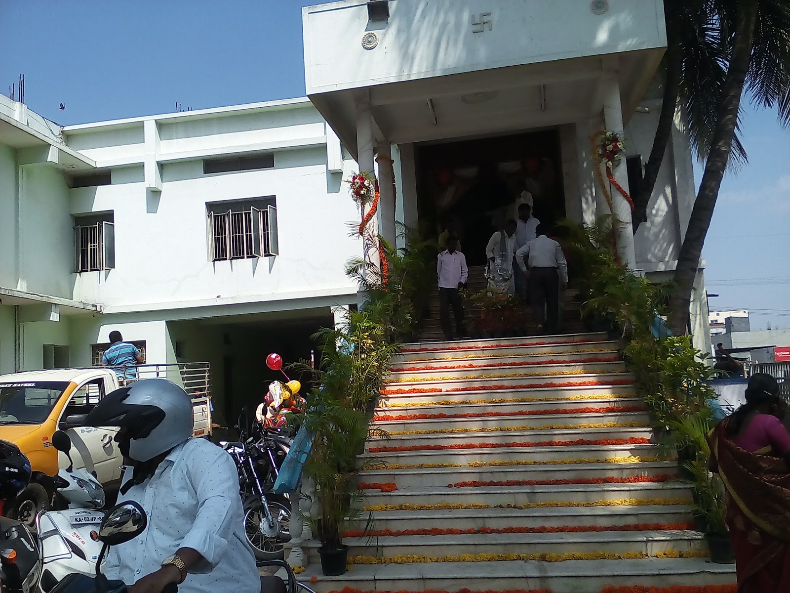 Shrimathi Sri Mudhanna Kalyana Mantapa — Banquet Hall in Bangalore (on-site parking, in-house decoration, DJ permitted, bar service available)
