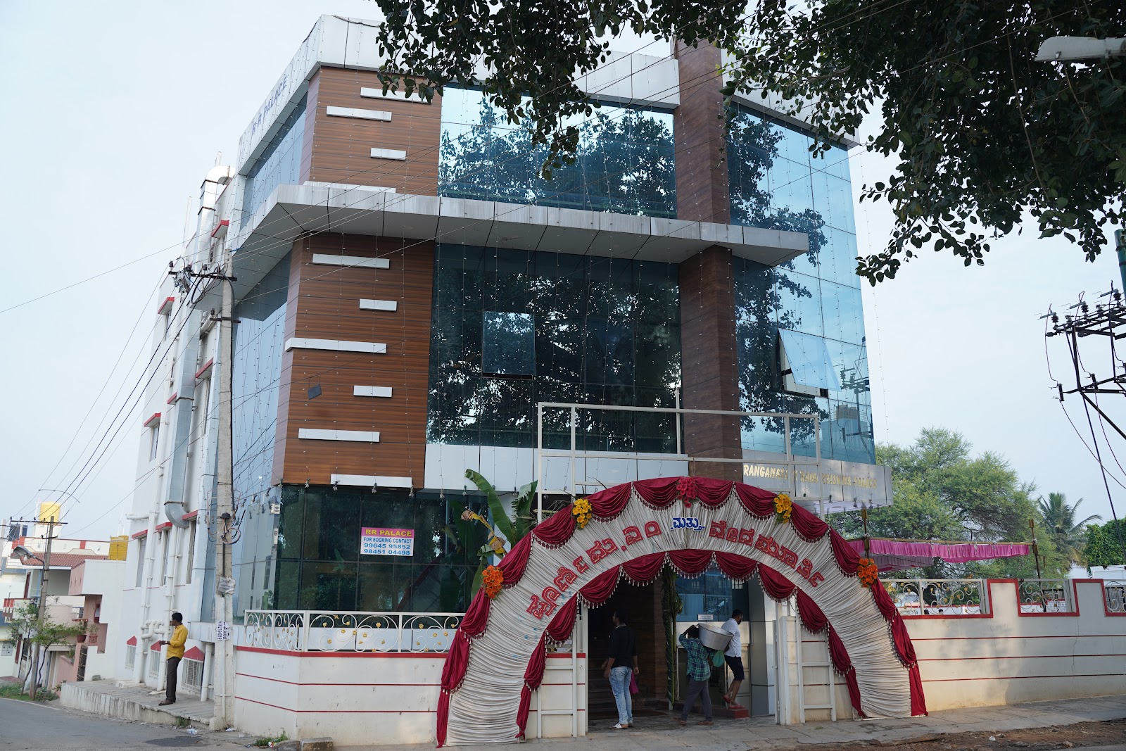 Ranganayaki Ramakrishna Palace — Banquet Hall in Kodihalli, Bangalore (on-site parking, in-house decoration, DJ permitted, bar service available) — photo 3