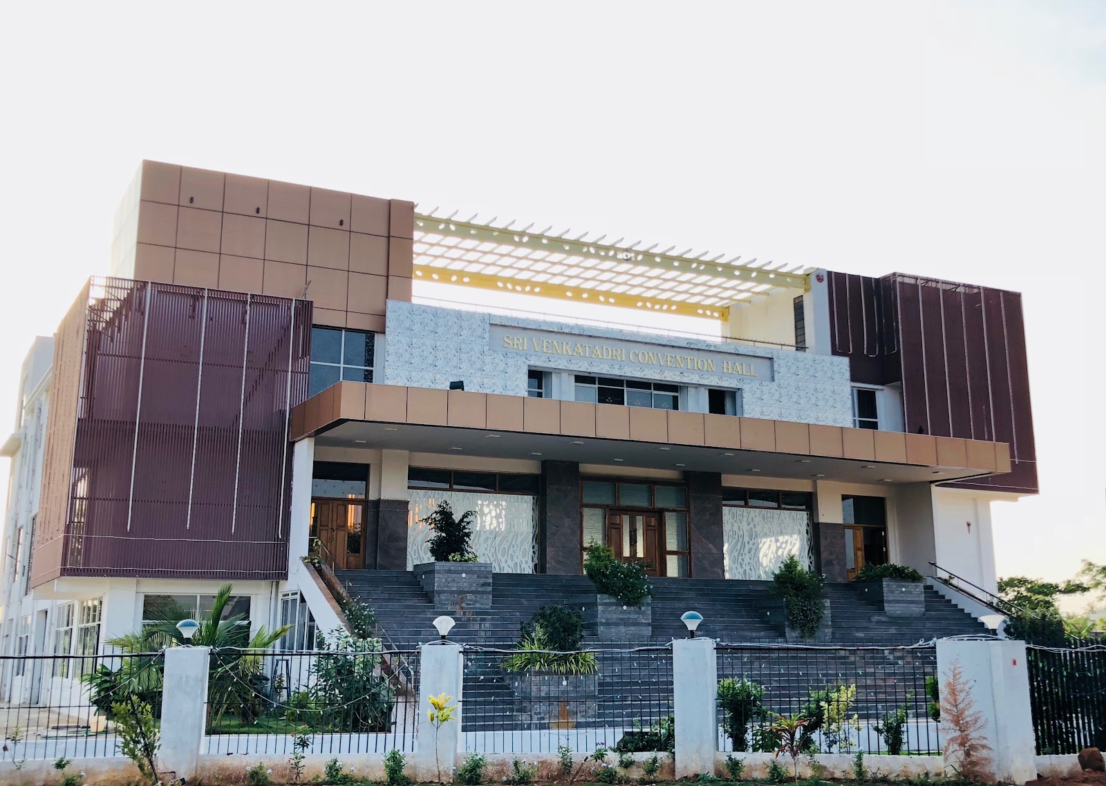 Sri Venkatadri Convention Hall — Banquet Hall in Kanakapura Road, Bangalore (on-site parking, in-house decoration, DJ permitted, bar service available) — photo 4