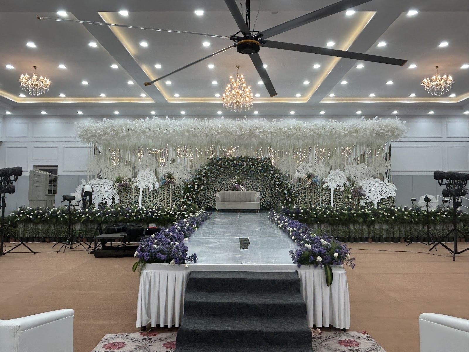 Tennis Pavilion — Banquet Hall in Palace Road, Bangalore (on-site parking, in-house decoration, DJ permitted, bar service available) — photo 2