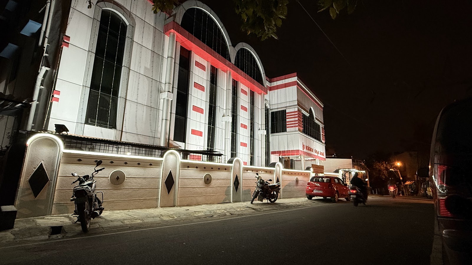 Jayadurga Kalyana Mantapa — Banquet Hall in Basaveshwaranagar, Bangalore (on-site parking, in-house decoration, DJ permitted, bar service available) — photo 3