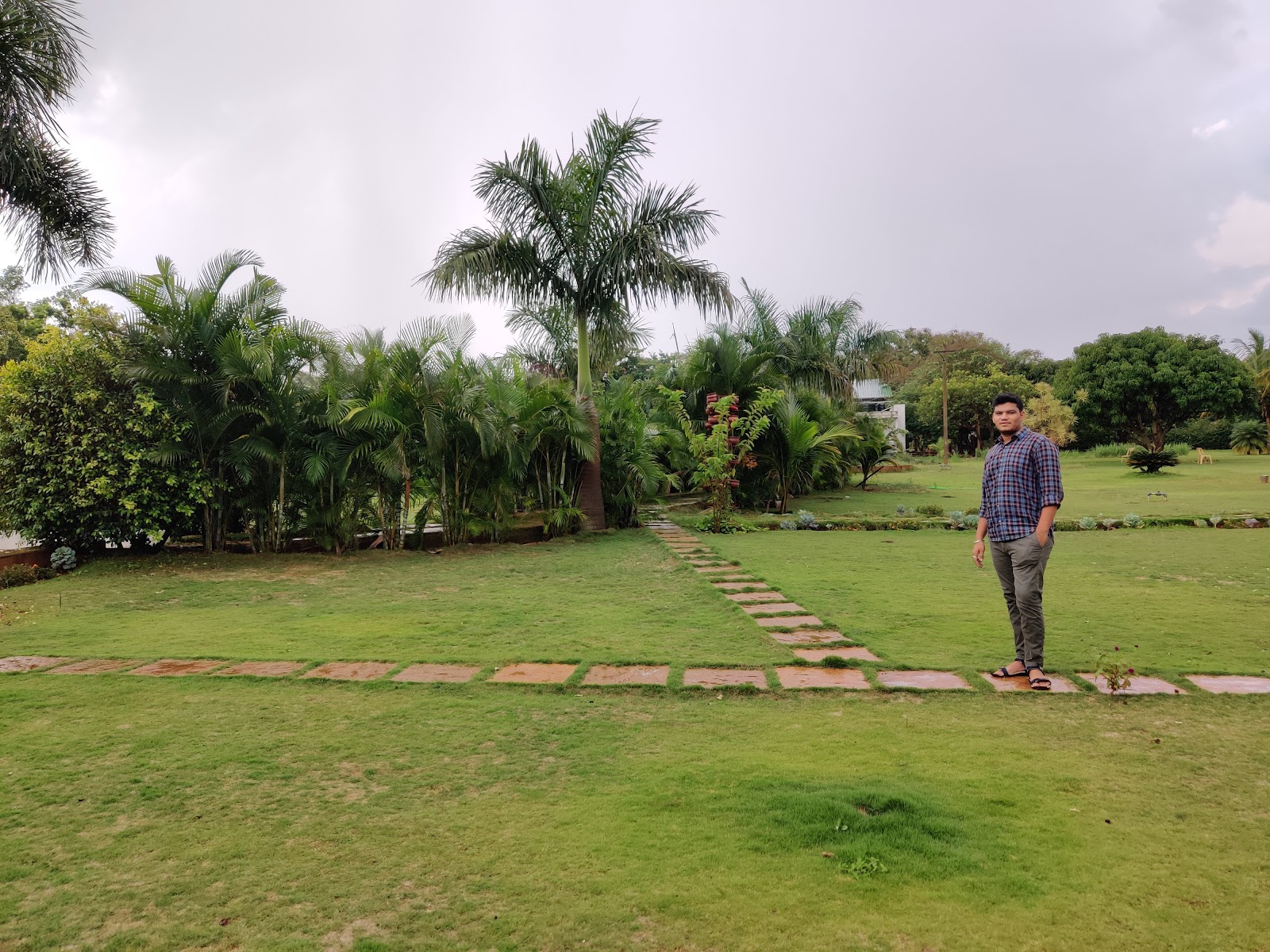 Heera Farm — Banquet Hall in Yelahanka, Bangalore (on-site parking, in-house decoration, DJ permitted, bar service available)