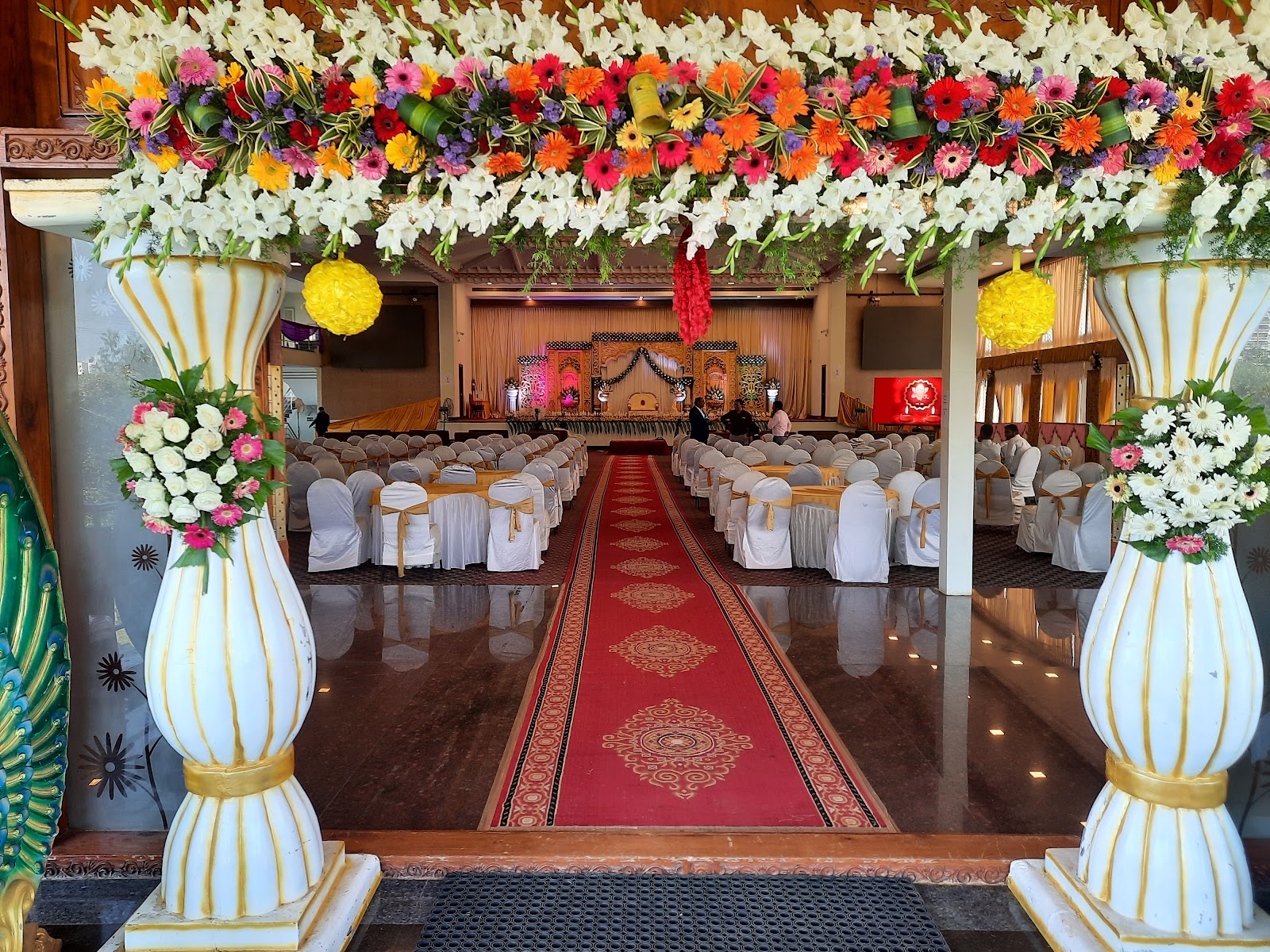 Madhura Milana Convention Centre — Banquet Hall in Yelahanka, Bangalore (on-site parking, in-house decoration, DJ permitted, bar service available) — photo 2