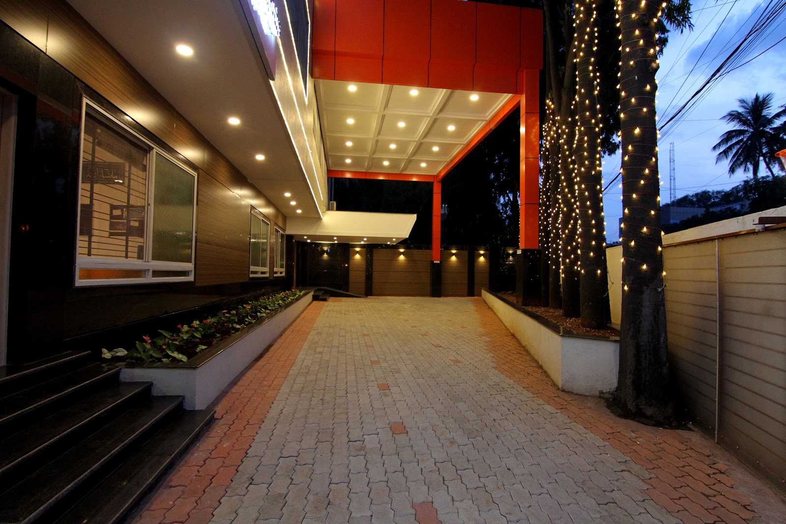 Blossom Banquet Hall — Banquet Hall in Bangalore (on-site parking, in-house decoration, bar service available, 500–1250 guest capacity)