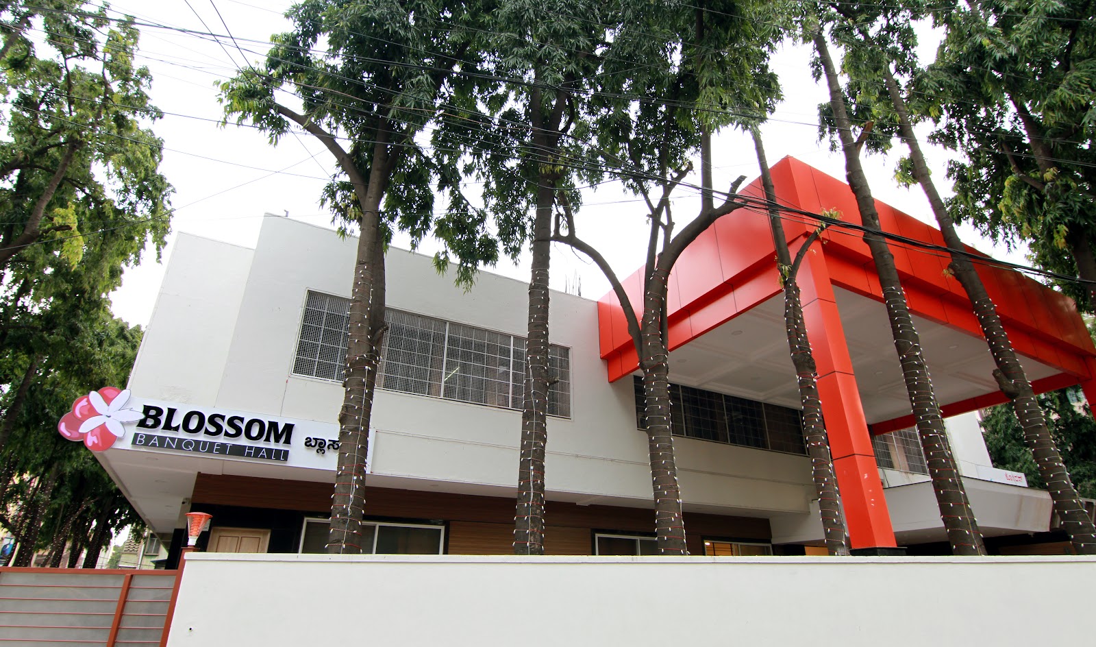 Blossom Banquet Hall — Banquet Hall in Lalbagh Road, Bangalore (on-site parking, in-house decoration, bar service available, 500–1250 guest capacity) — photo 4