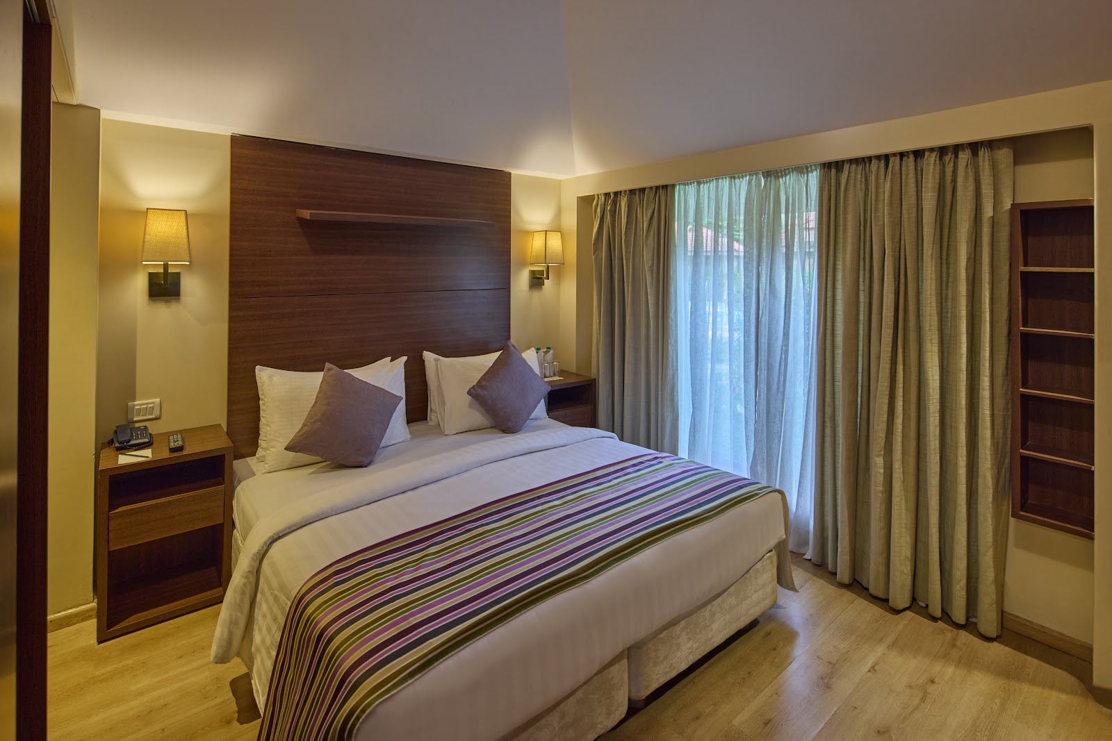 Golden Amoon Retreats — Banquet Hall in Hoskote, Bangalore (on-site parking, in-house decoration, bar service available, 450–1000 guest capacity) — photo 2