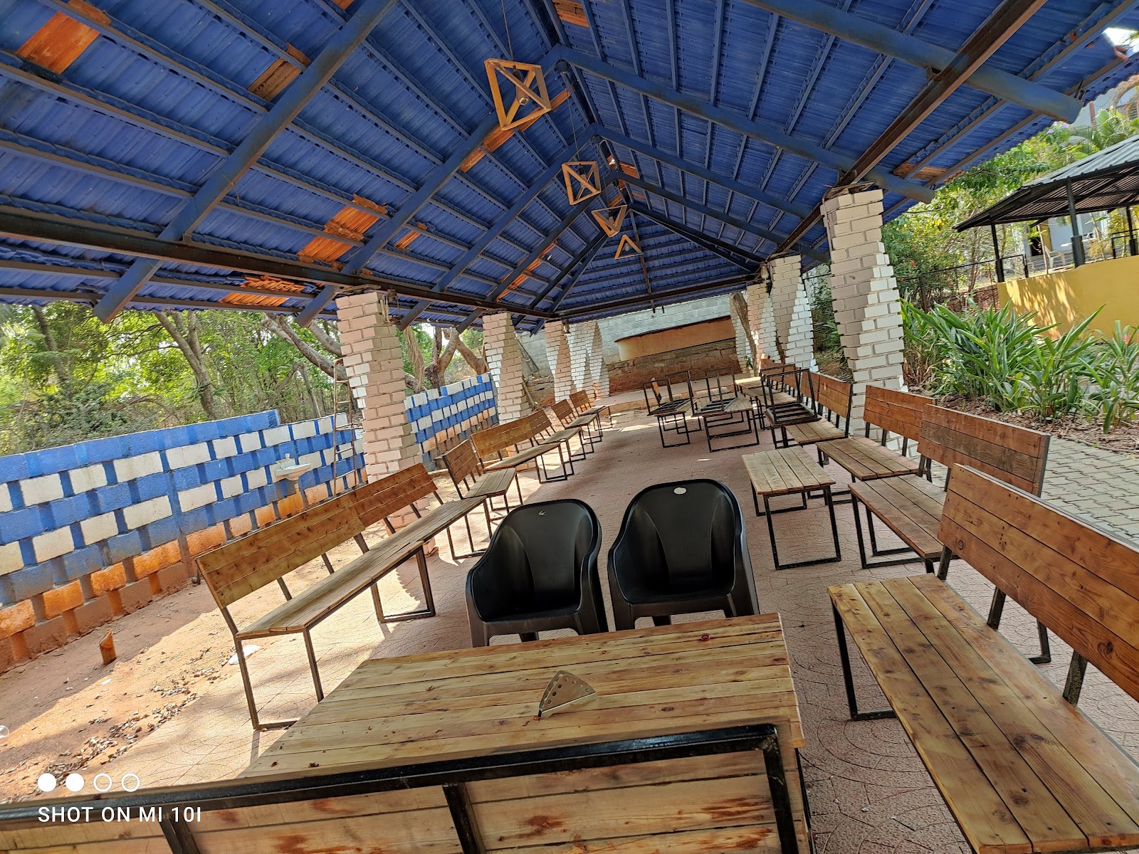 Behind Wood Resort — Resort in Kanakapura Road, Bangalore (on-site parking, in-house decoration, bar service available, 300–500 guest capacity)