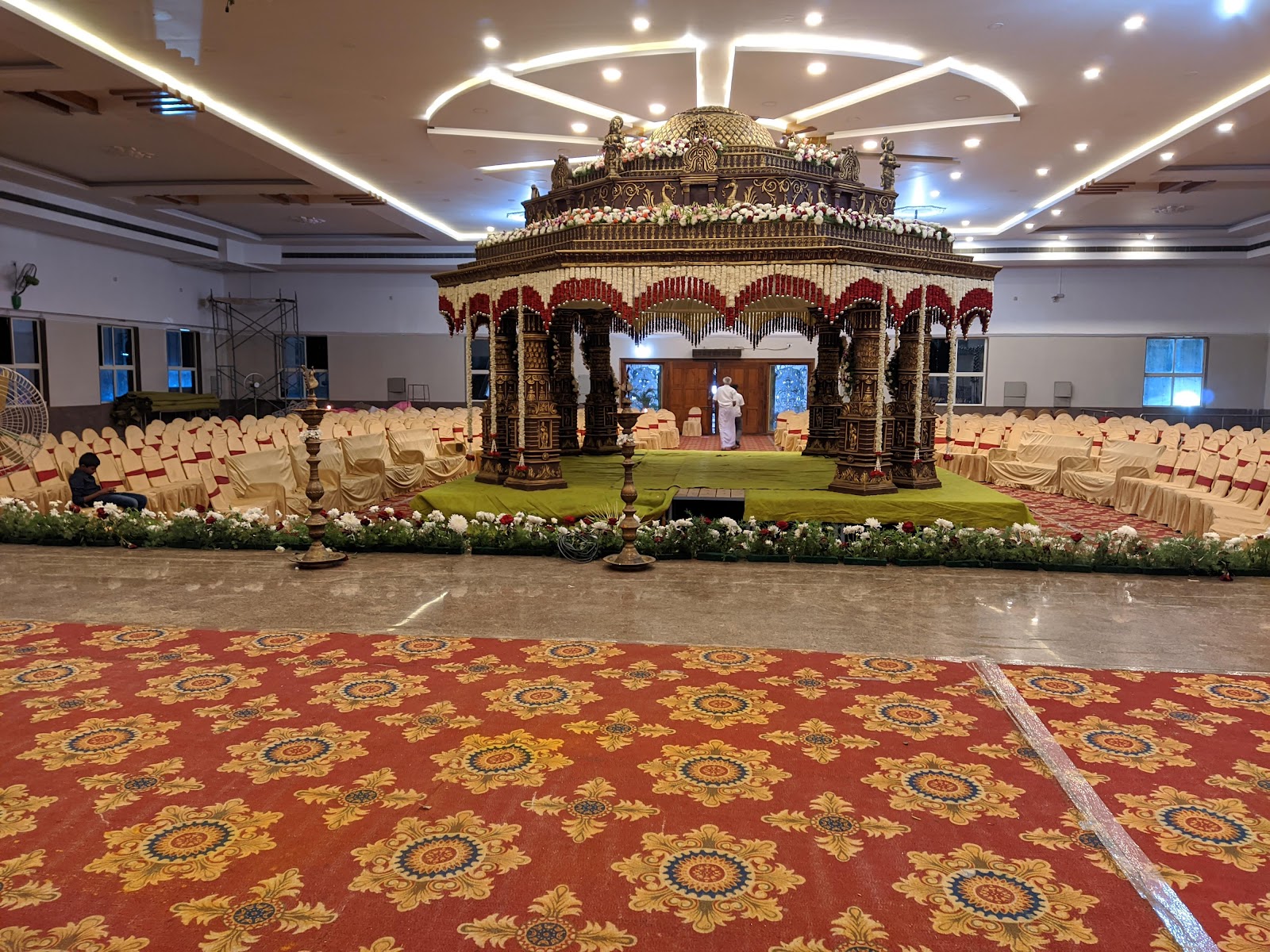Srivari Kalyana Mantapa — Banquet Hall in Bangalore (on-site parking, in-house decoration, DJ permitted, bar service available)