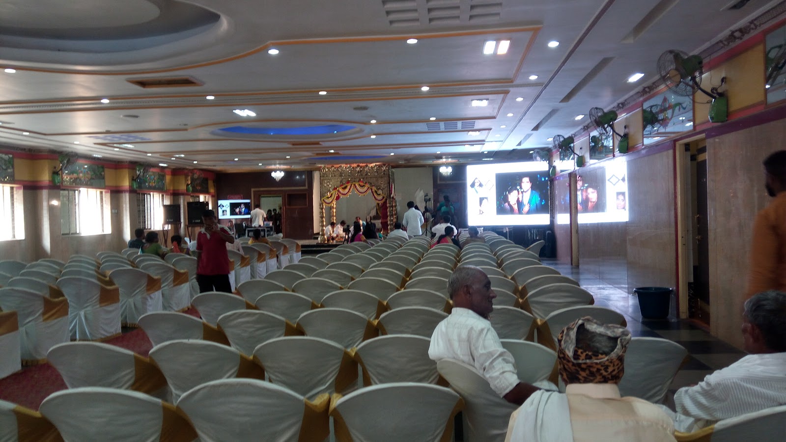 Sri Panchamukhi Kalyana Mantapa — Banquet Hall in Banashankari, Bangalore (on-site parking, in-house decoration, DJ permitted, bar service available) — photo 2