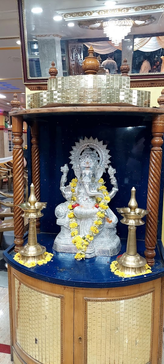 Sri Panchamukhi Kalyana Mantapa — Banquet Hall in Banashankari, Bangalore (on-site parking, in-house decoration, DJ permitted, bar service available) — photo 4