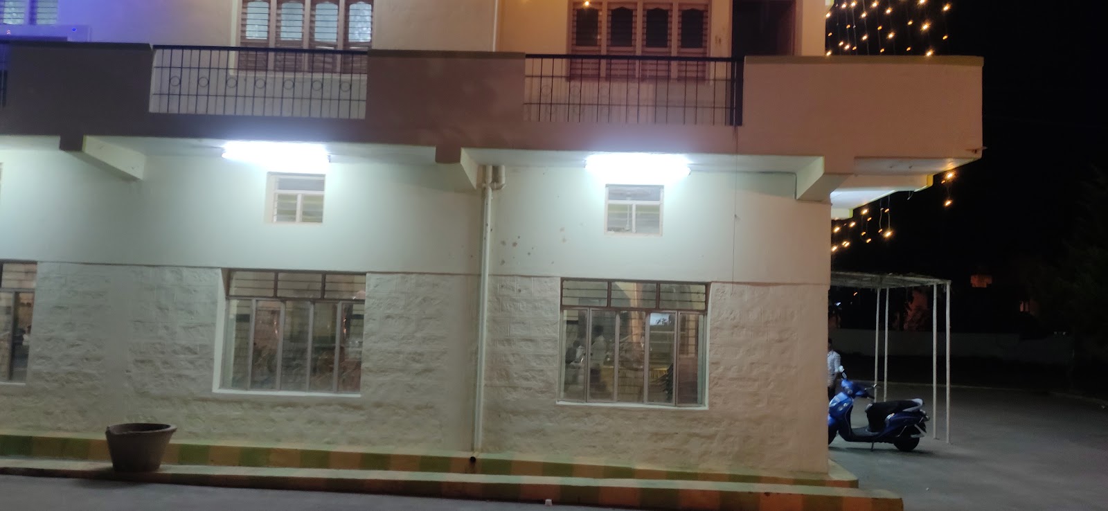 Chikkellayya Samudaya Bhavana — Banquet Hall in Nelamangala, Bangalore (on-site parking, in-house decoration, DJ permitted, bar service available) — photo 2