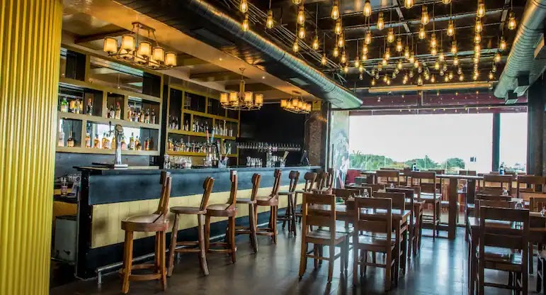 Amigoo Bistro Bar — Pub/Bar in Indiranagar, Bangalore (on-site parking, in-house decoration, DJ permitted, bar service available)