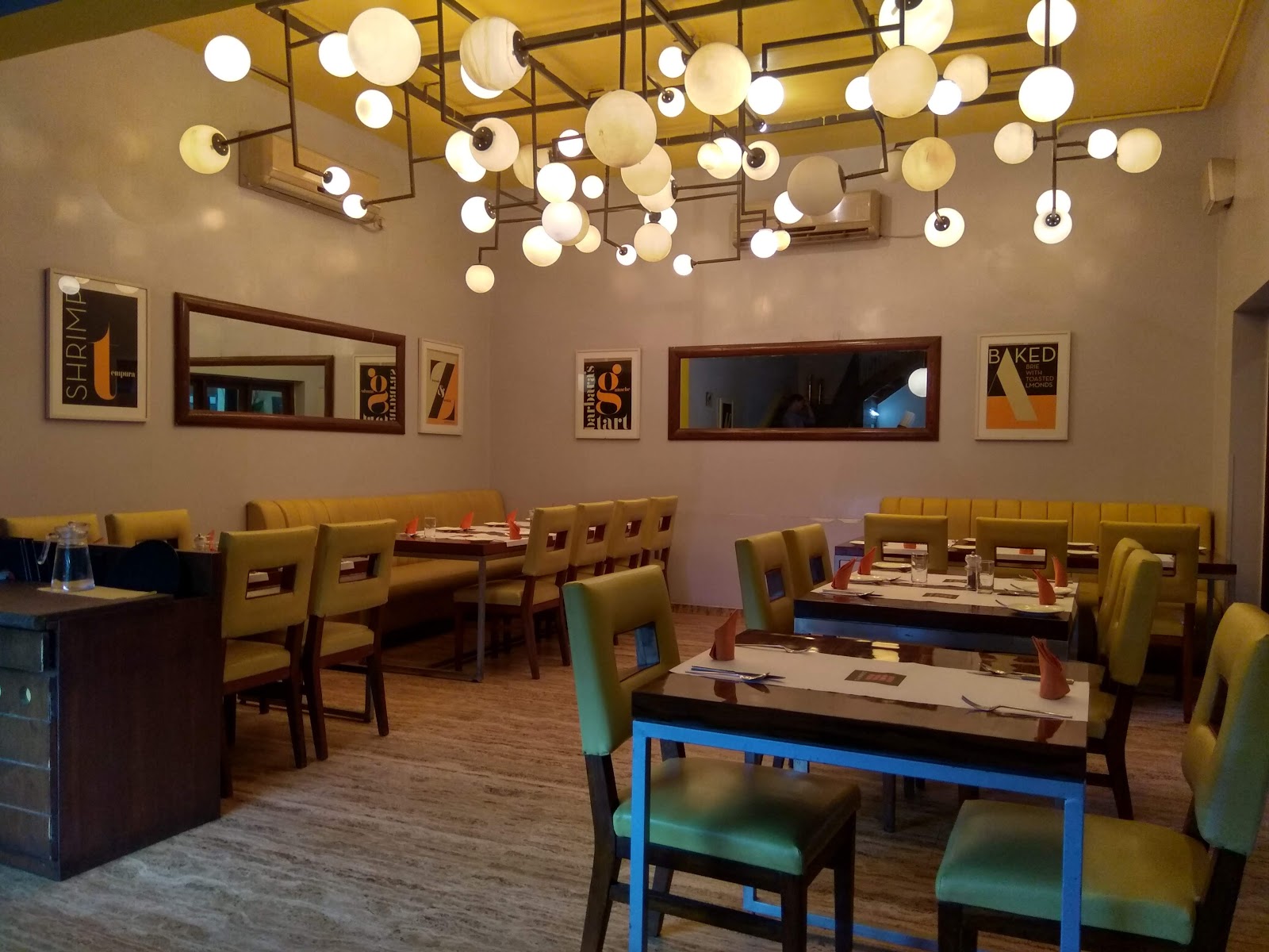 Sunnys Restaurant — Restaurant in Lavelle Road, Bangalore (on-site parking, in-house decoration, DJ permitted, bar service available) — photo 3