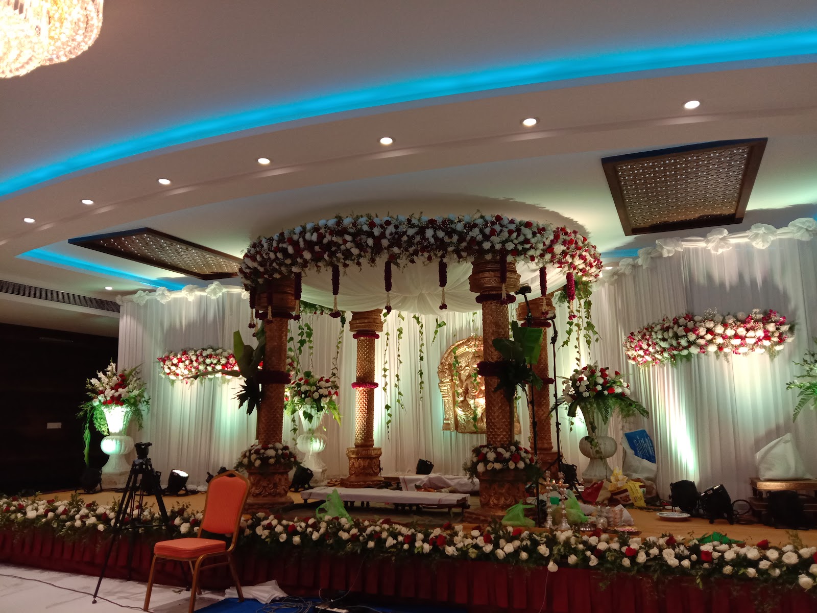Ambara Elegance Convention Hall — Banquet Hall in Kumaraswamy Layout, Bangalore (on-site parking, in-house decoration, bar service available, 400–800 guest capacity) — photo 2