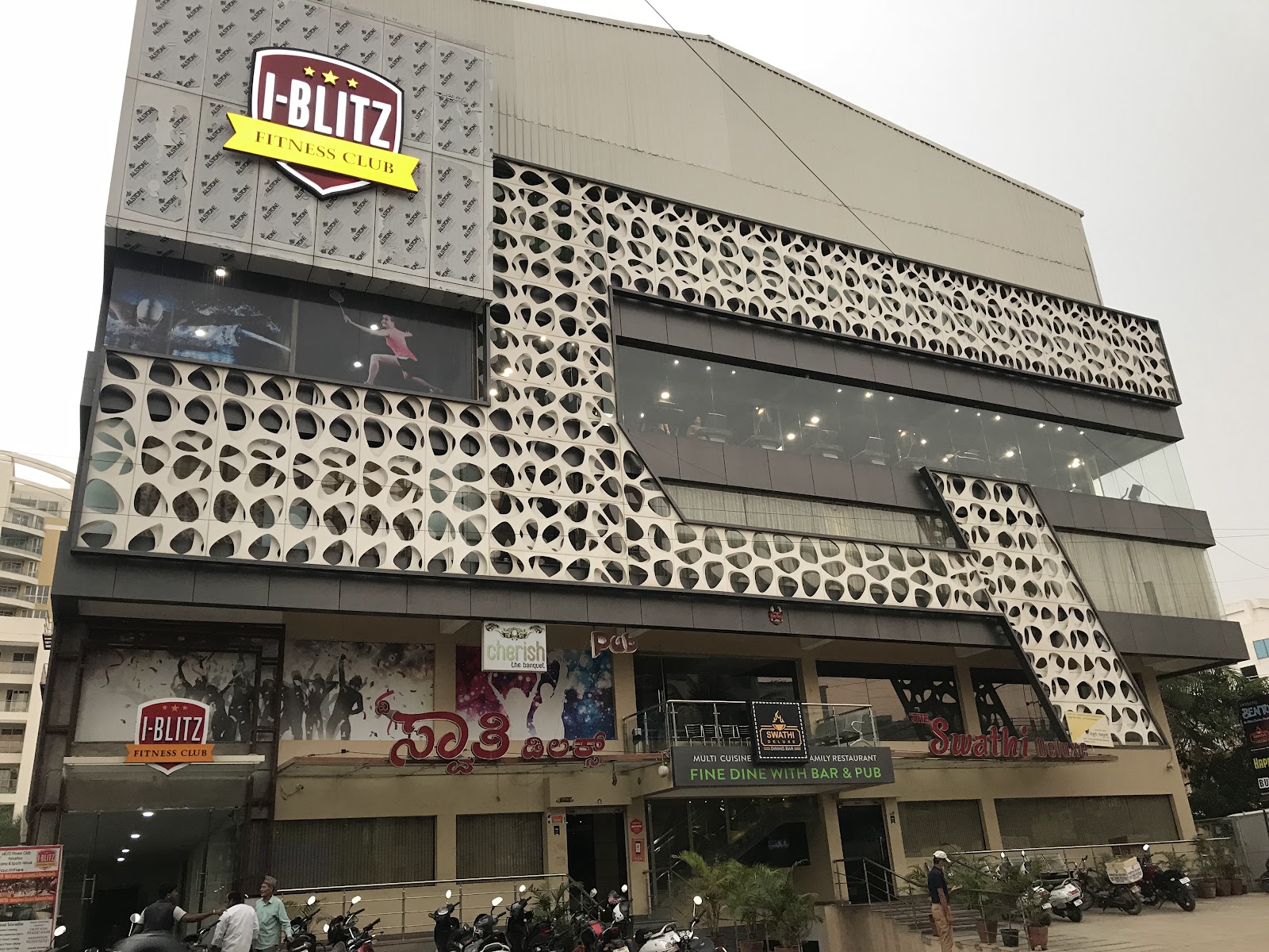 Pelican Pub — Pub/Bar in Bangalore (on-site parking, in-house decoration, DJ permitted, bar service available)