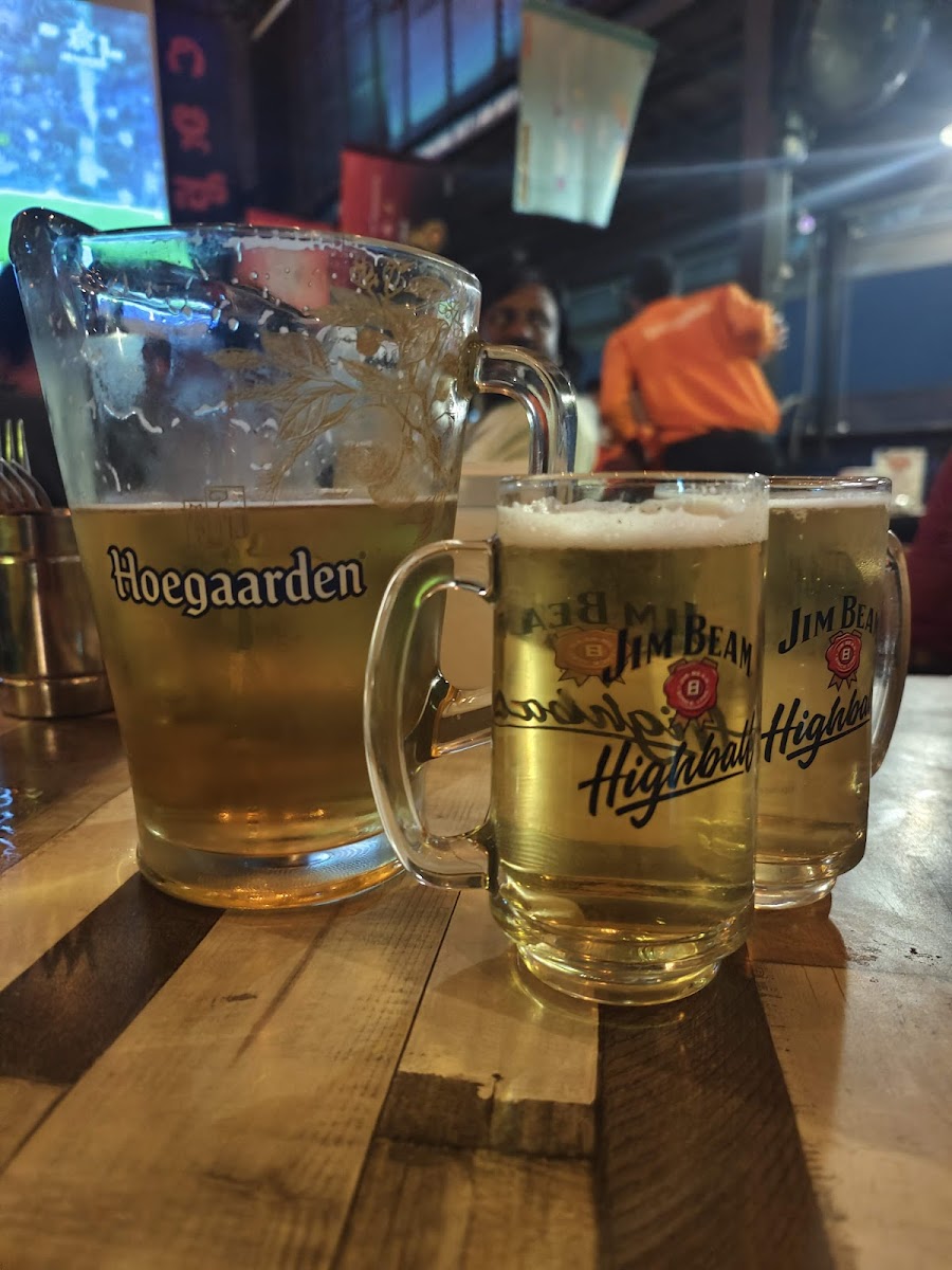 Gillys Restobar · New BEL Road — Banquet Hall in New BEL Road, Bangalore (on-site parking, in-house decoration, DJ permitted, bar service available) — photo 4