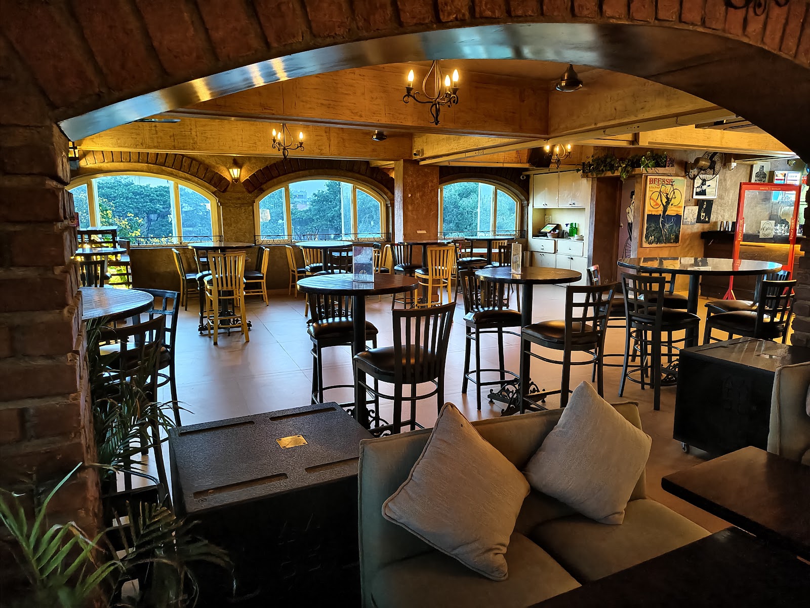 Watsons — Banquet Hall in Ulsoor, Bangalore (on-site parking, in-house decoration, DJ permitted, bar service available) — photo 4