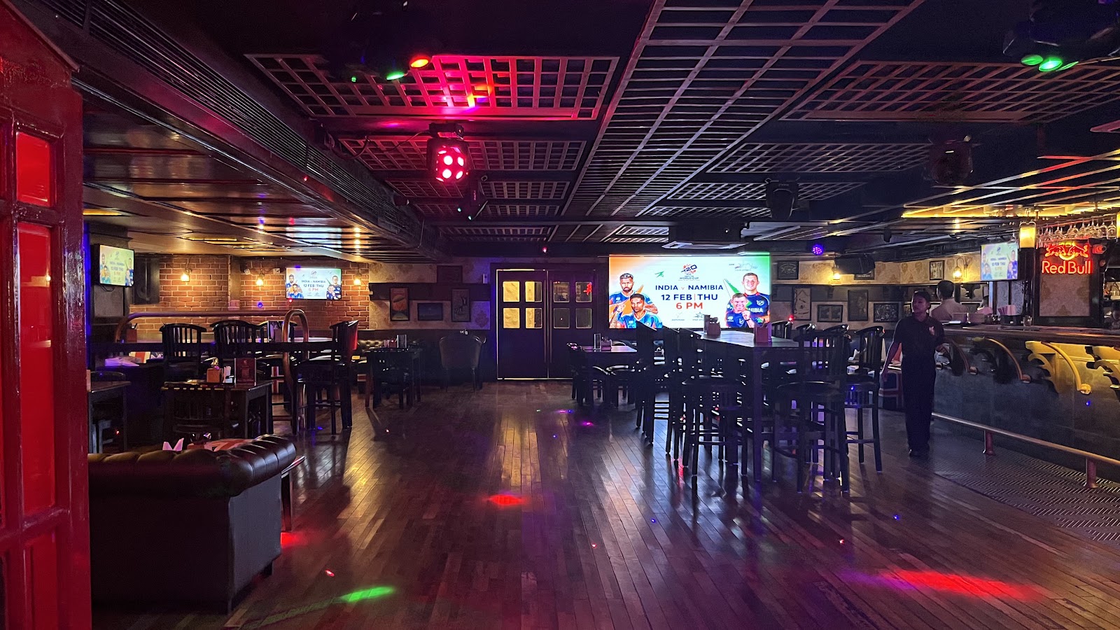 The Boozy Griffin — Banquet Hall in Koramangala, Bangalore (on-site parking, in-house decoration, DJ permitted, bar service available) — photo 4