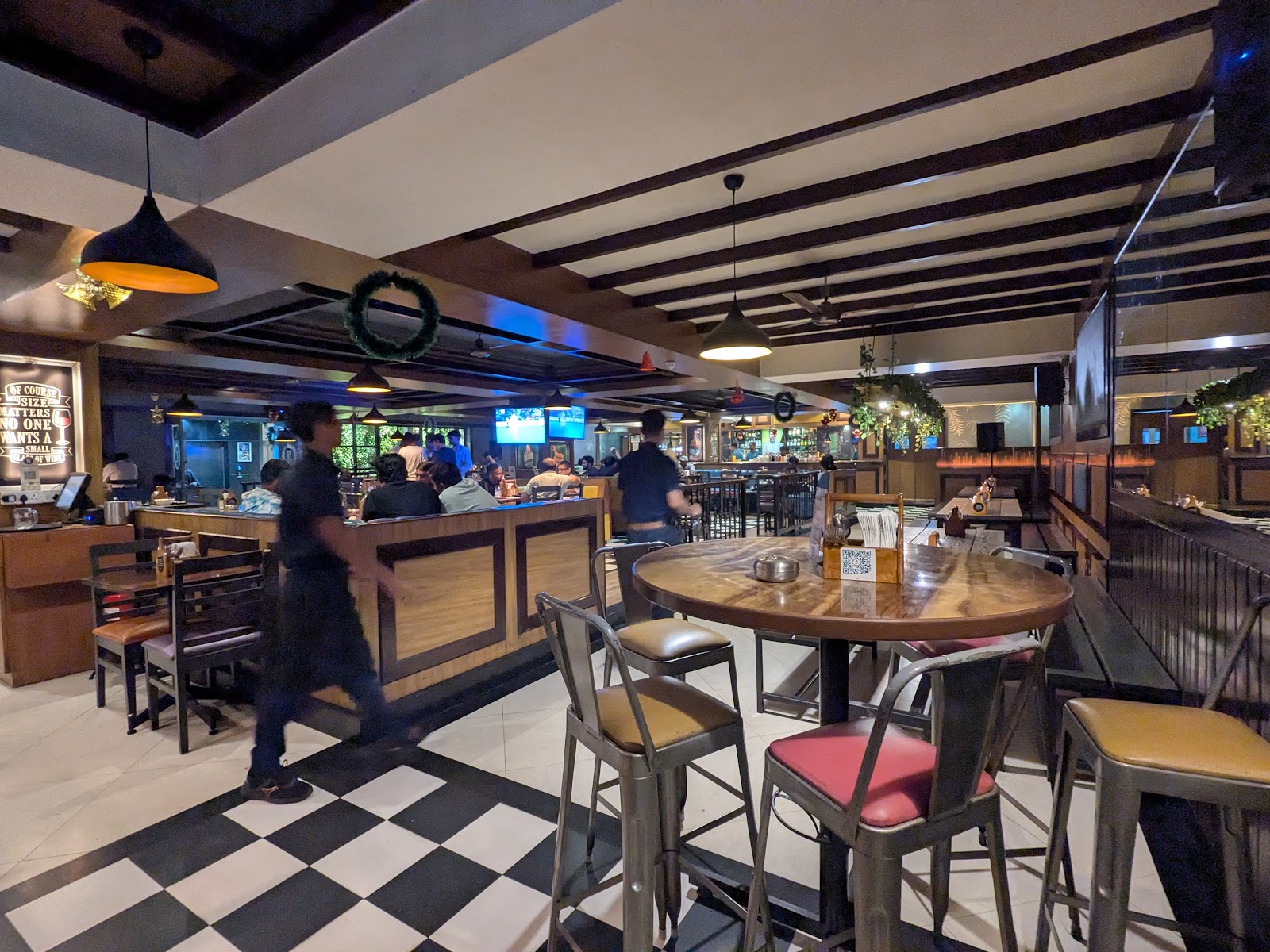 House of Commons · JP Nagar — Banquet Hall in JP Nagar, Bangalore (on-site parking, in-house decoration, DJ permitted, bar service available) — photo 3