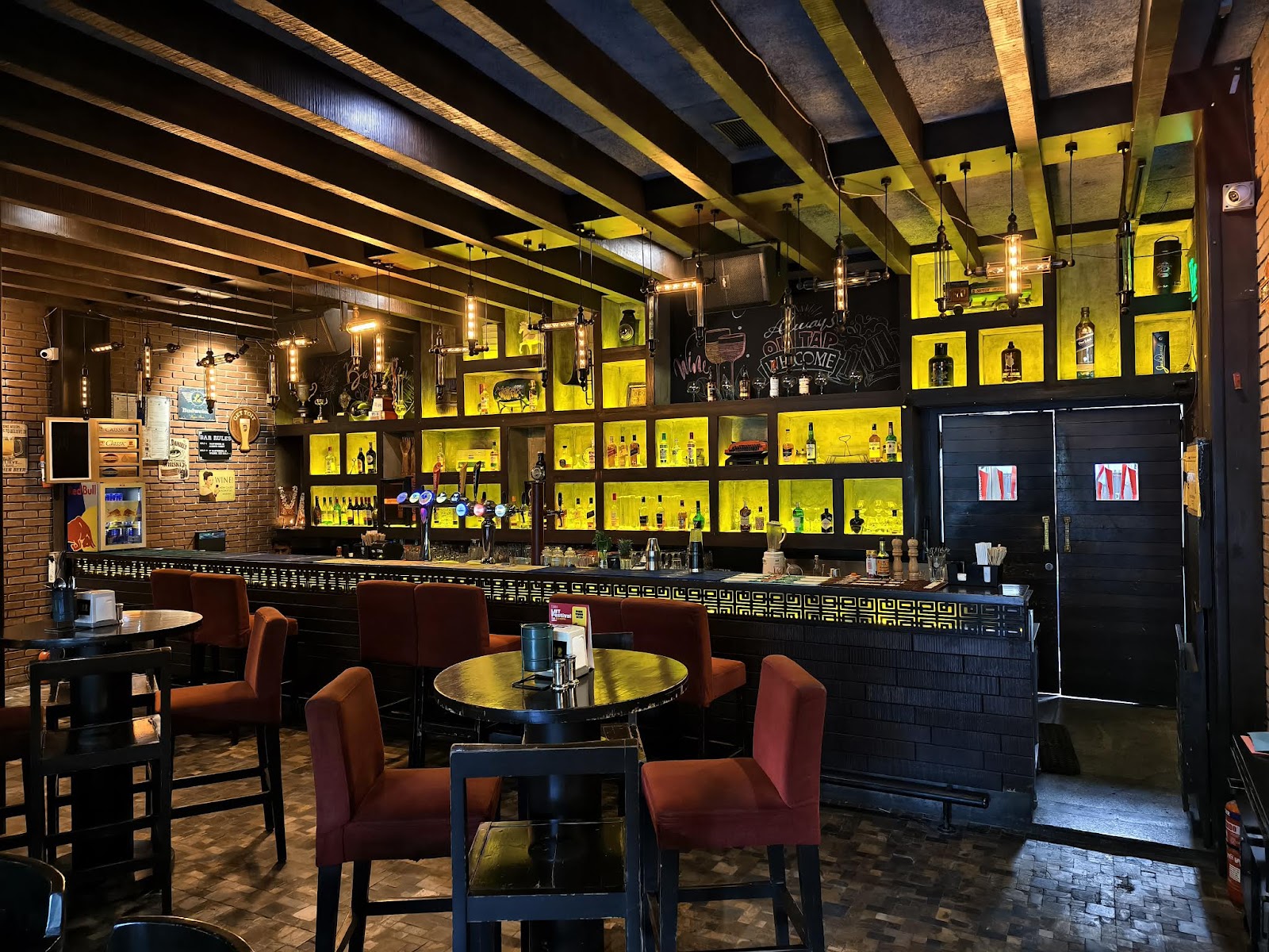 1522 The Pub · Koramangala — Pub/Bar in Koramangala, Bangalore (on-site parking, in-house decoration, DJ permitted, bar service available)