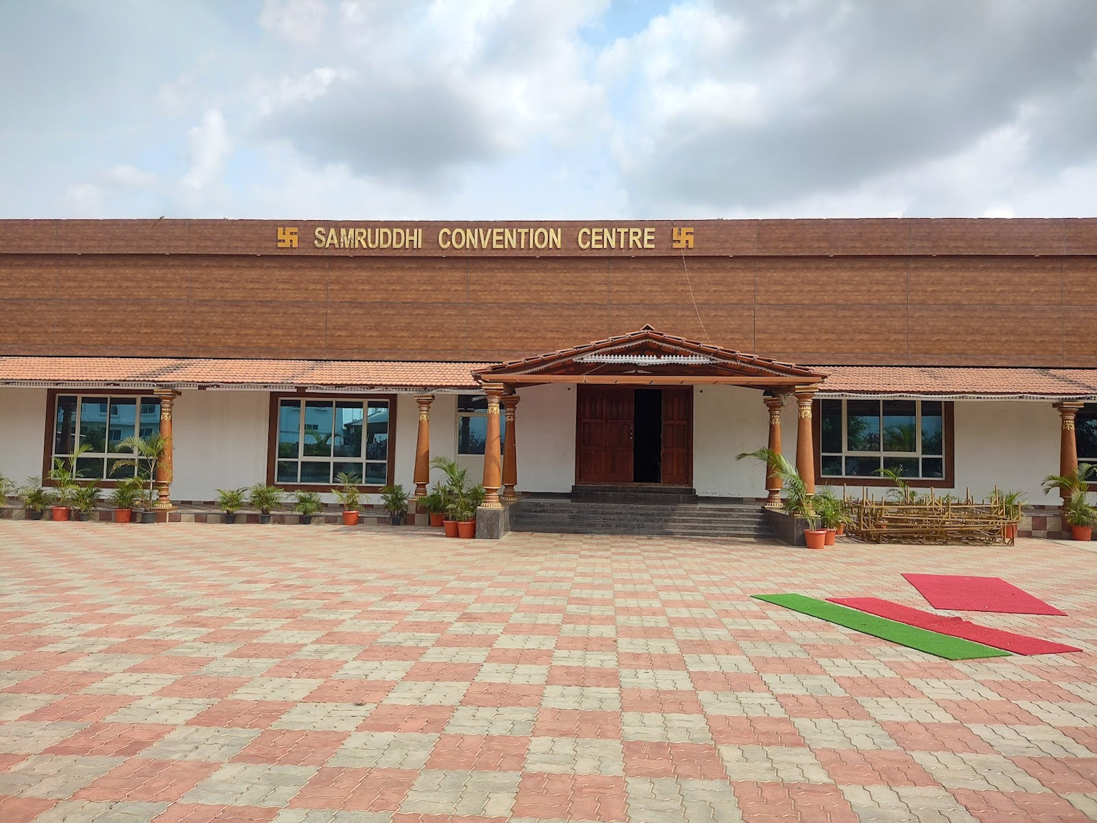 Samruddhi Convention Centre — Banquet Hall in Hoskote, Bangalore (on-site parking, in-house decoration, DJ permitted, bar service available) — photo 2