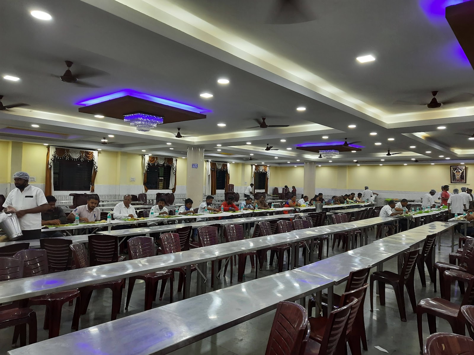 Vishnu Priya Convention Centre — Banquet Hall in Nagarabhavi, Bangalore (on-site parking, in-house decoration, DJ permitted, bar service available) — photo 4