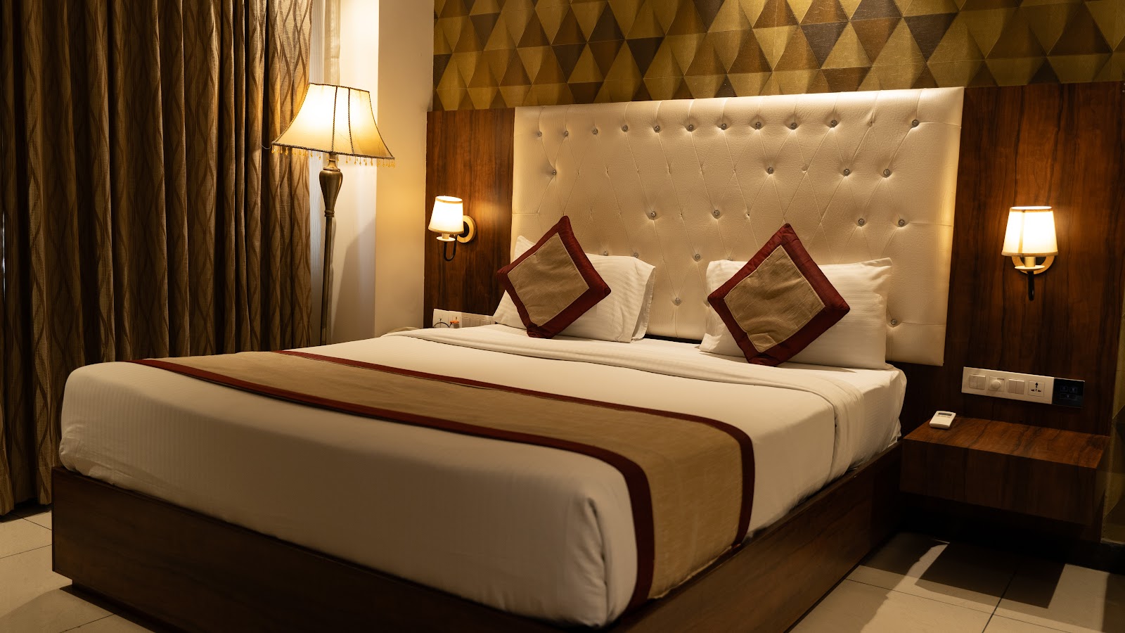 Hotel Thanga Orchid — Banquet Hall in Peenya, Bangalore (on-site parking, in-house decoration, outside catering allowed, bar service available) — photo 2