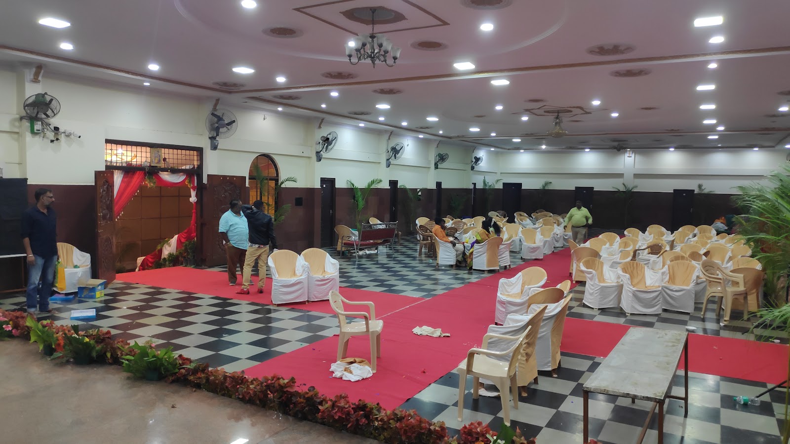 SRR Kalyana Mantapa — Banquet Hall in Banaswadi, Bangalore (on-site parking, in-house decoration, DJ permitted, bar service available) — photo 2