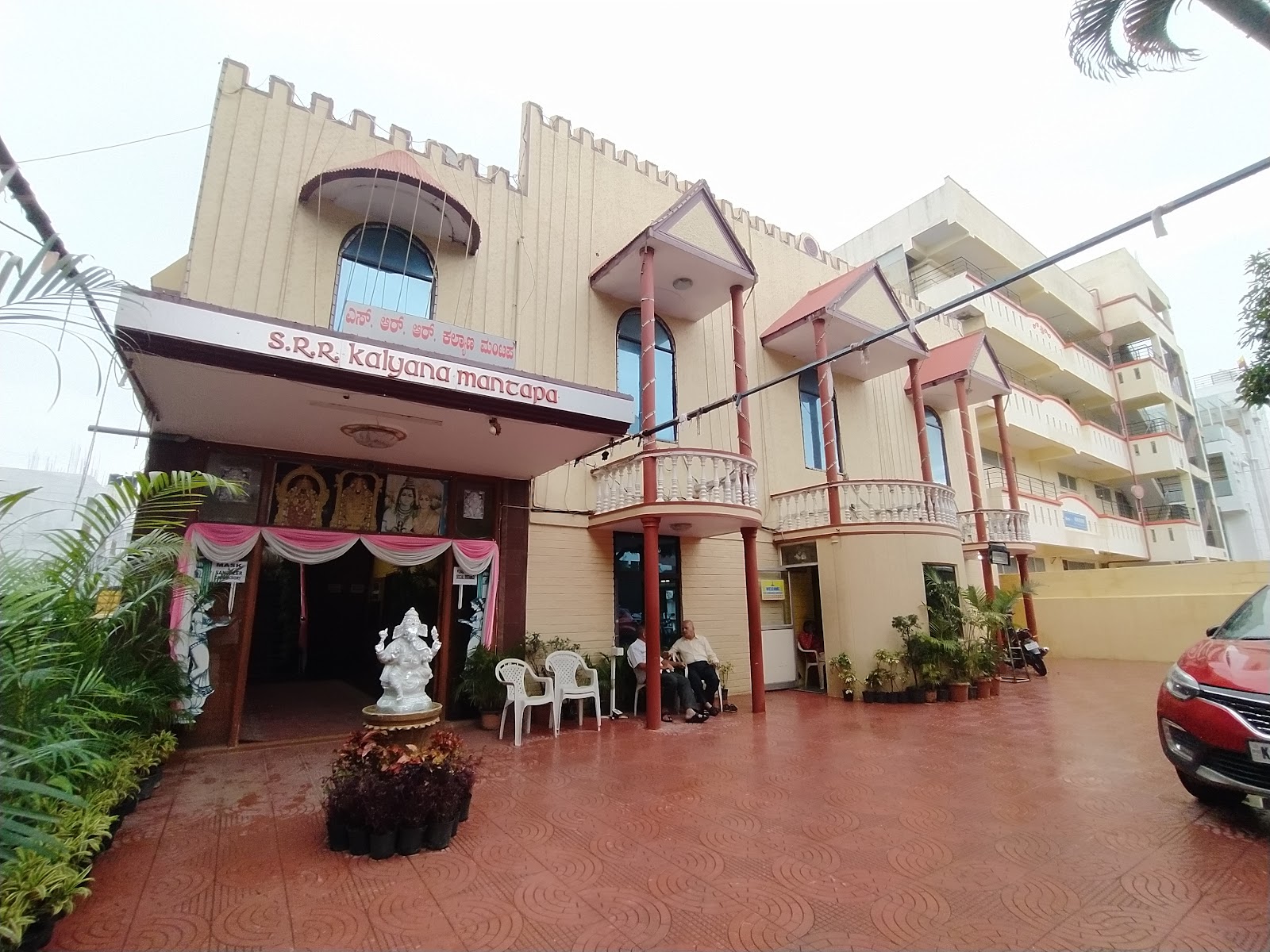 SRR Kalyana Mantapa — Banquet Hall in Banaswadi, Bangalore (on-site parking, in-house decoration, DJ permitted, bar service available) — photo 3