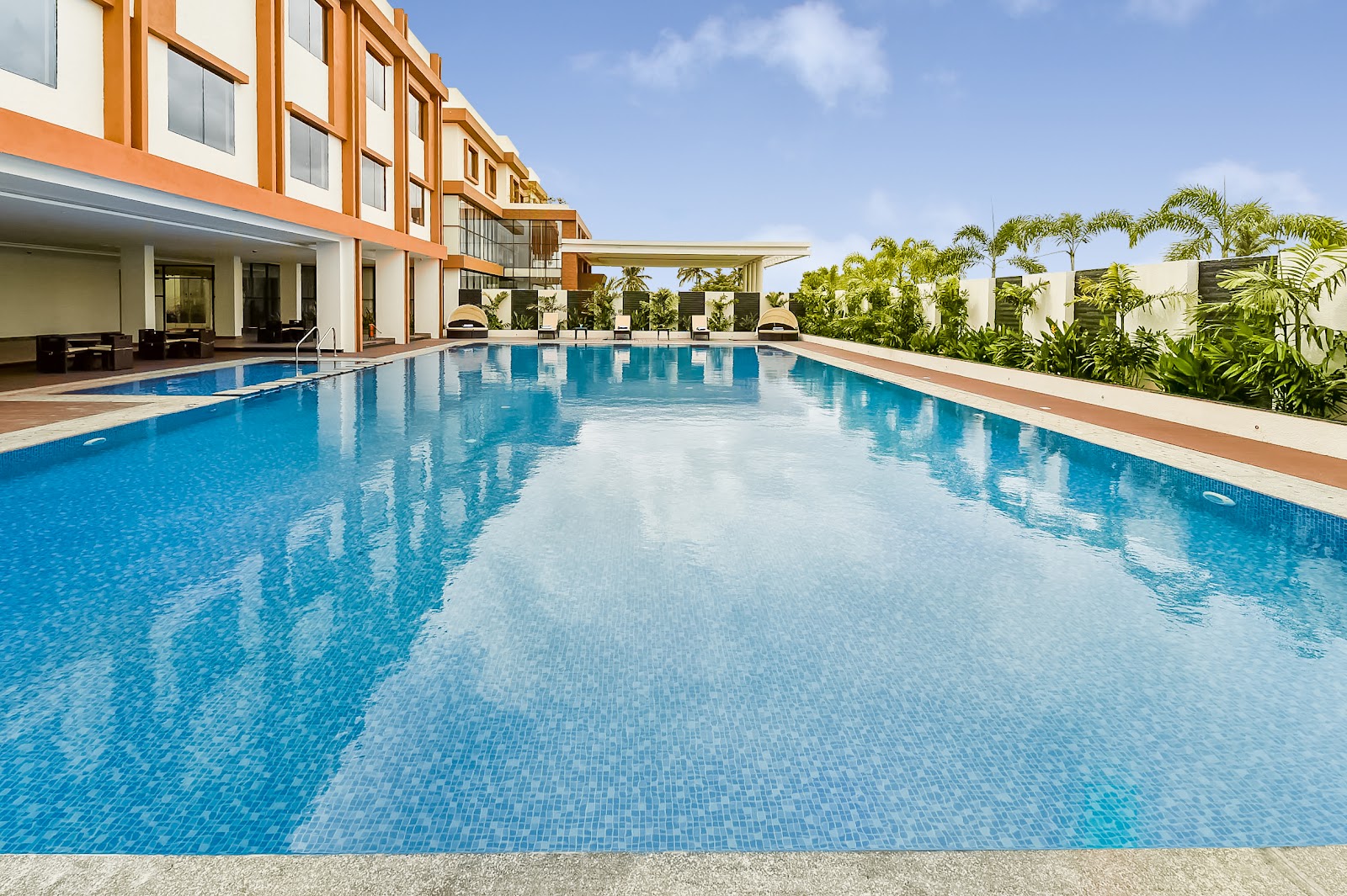 Ramada by Wyndham — Banquet Hall in Bangalore (on-site parking, in-house decoration, outside catering allowed, bar service available)