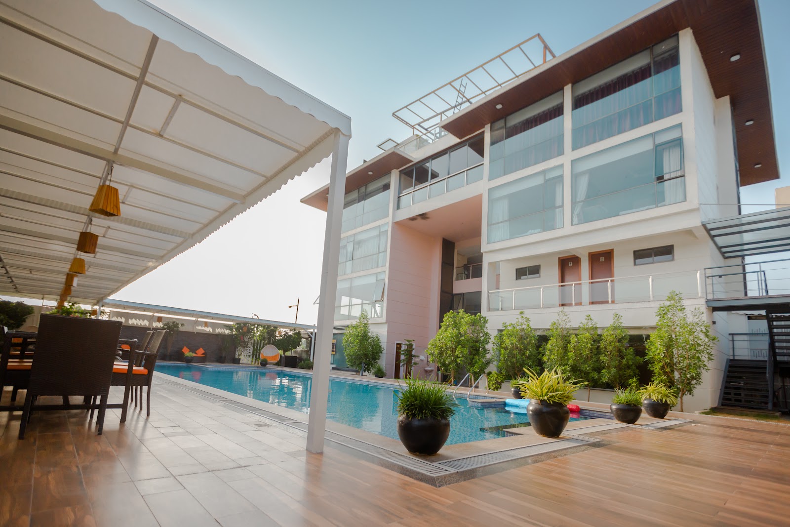 White Mist by Happy Retreats — Banquet Hall in Devanahalli, Bangalore (on-site parking, in-house decoration, outside catering allowed, DJ permitted)
