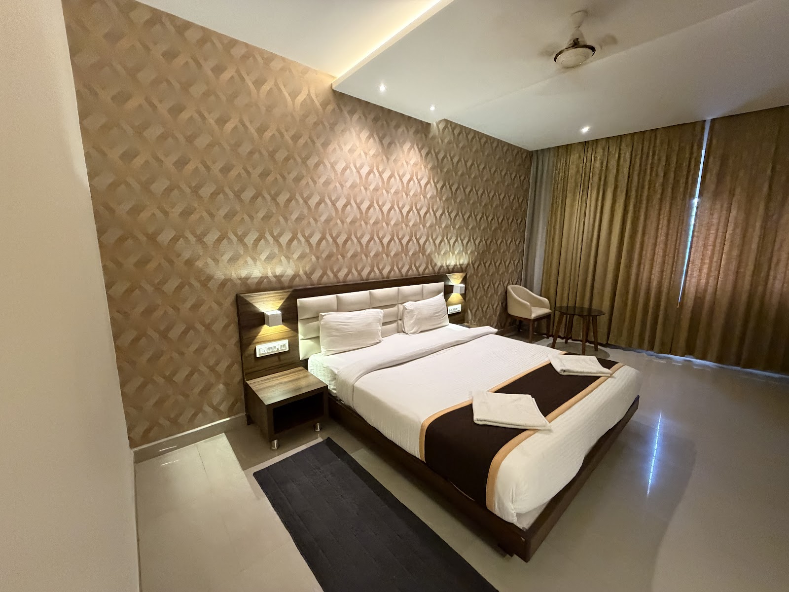 Royal Indraprasta Hotel — Banquet Hall in Rajarajeshwari Nagar, Bangalore (on-site parking, in-house decoration, outside catering allowed, bar service available) — photo 4