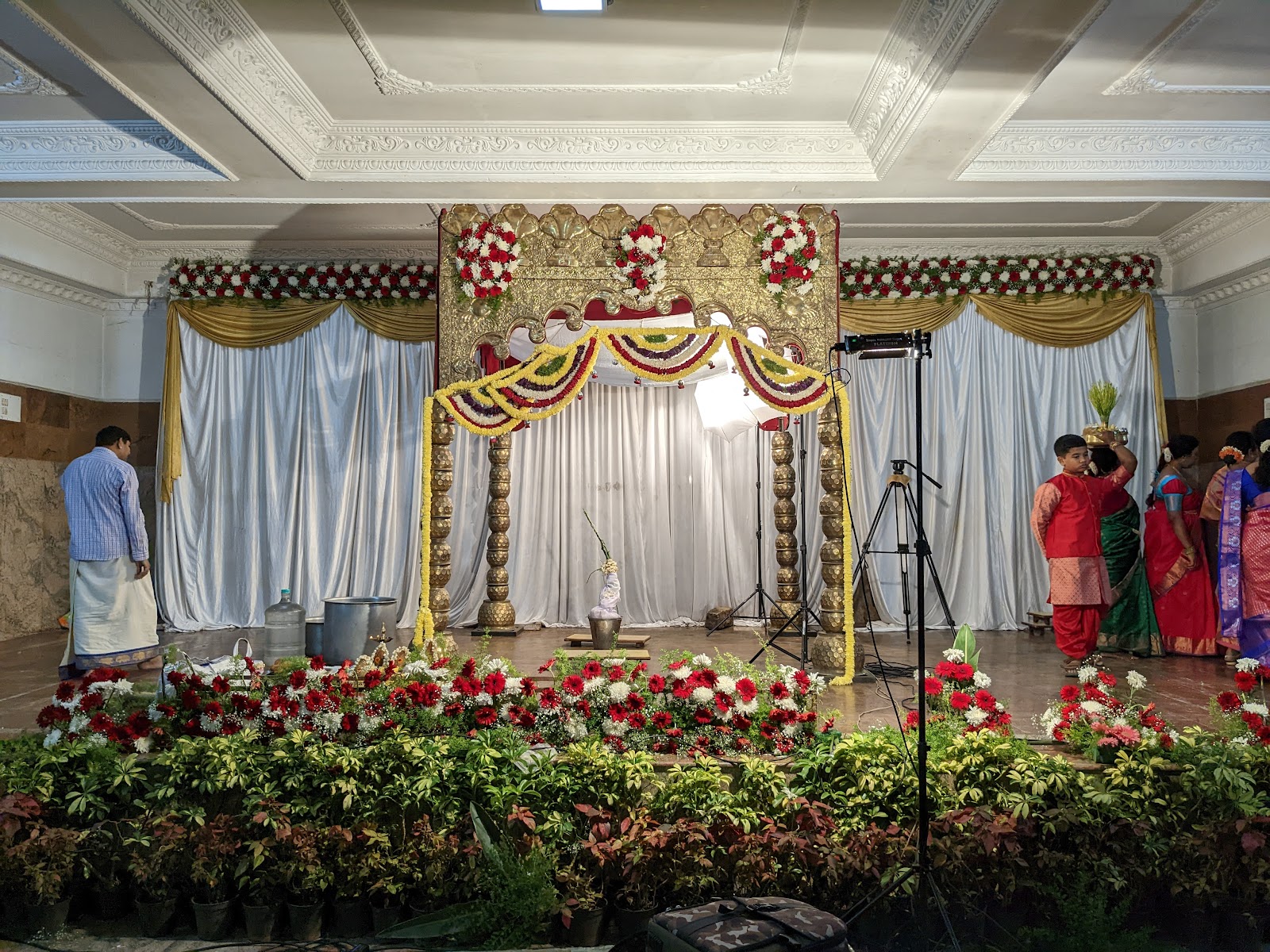 Poojashree Convention Hall — Banquet Hall in Rajajinagar, Bangalore (on-site parking, in-house decoration, DJ permitted, bar service available) — photo 2